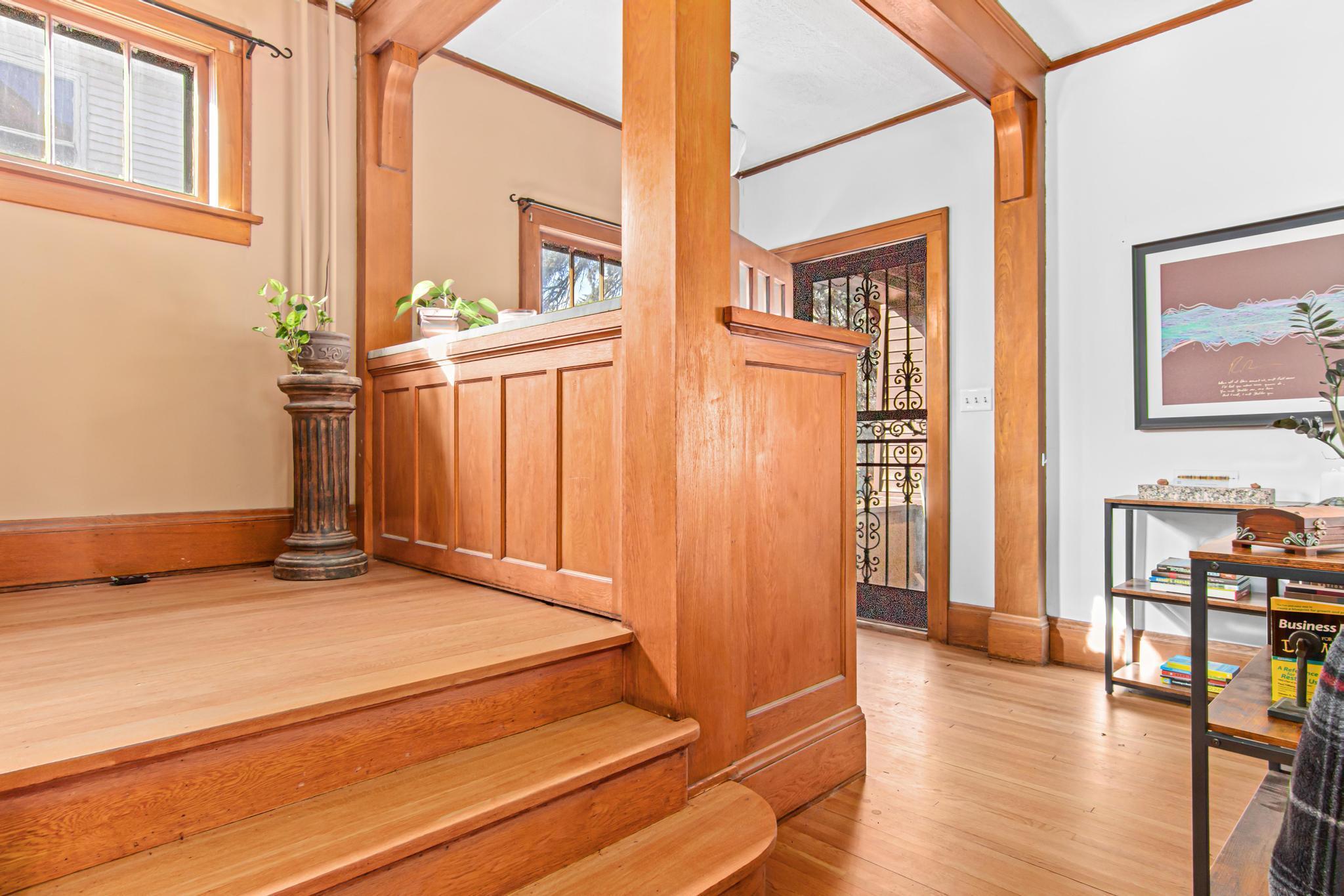 119 7th Street W
