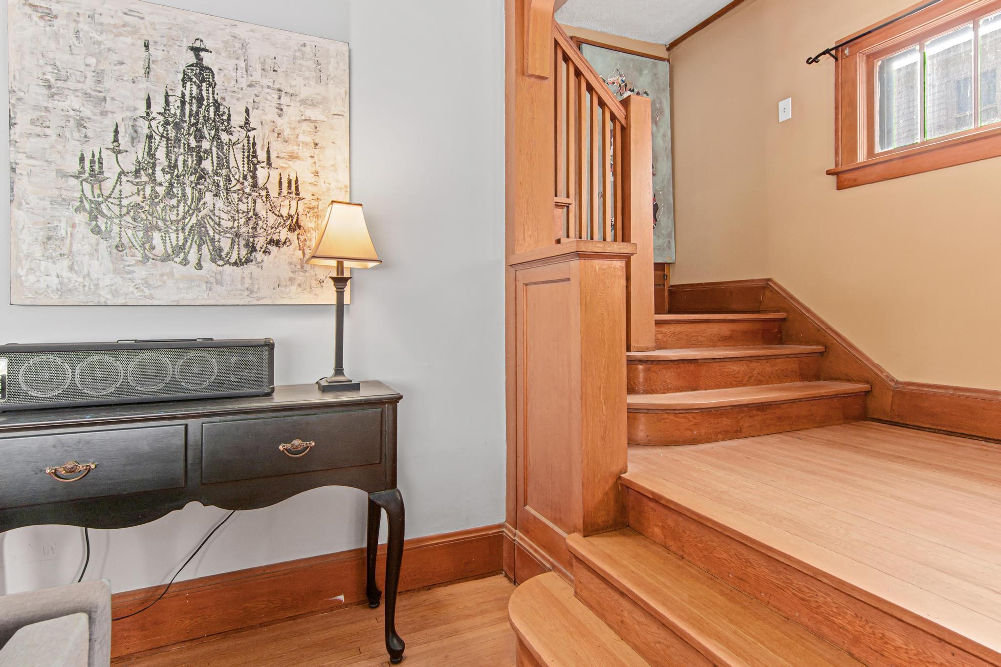 119 7th Street W