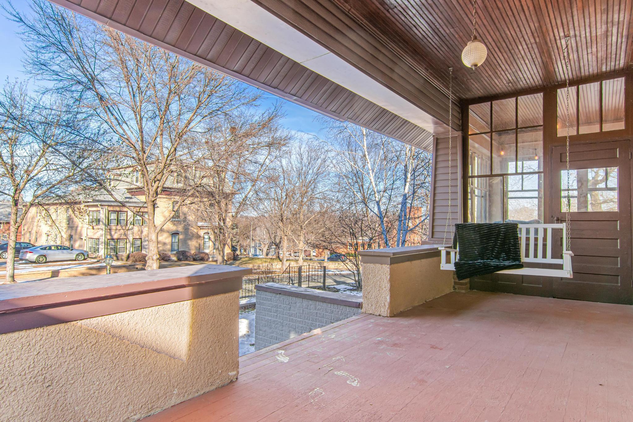 119 7th Street W