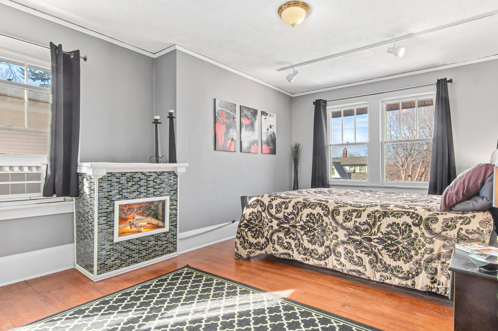 119 7th Street W