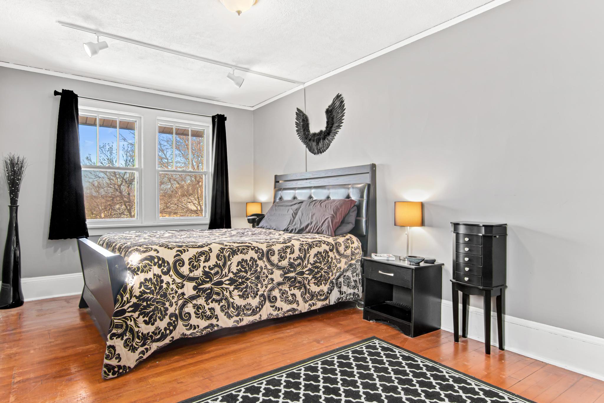 119 7th Street W