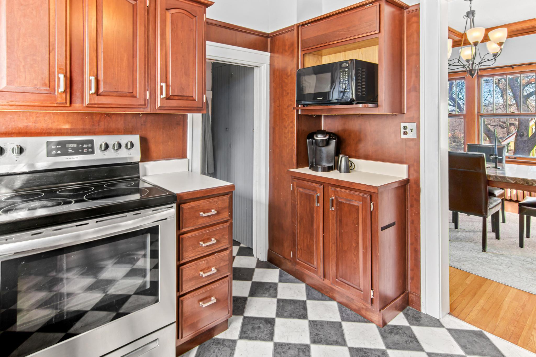 119 7th Street W