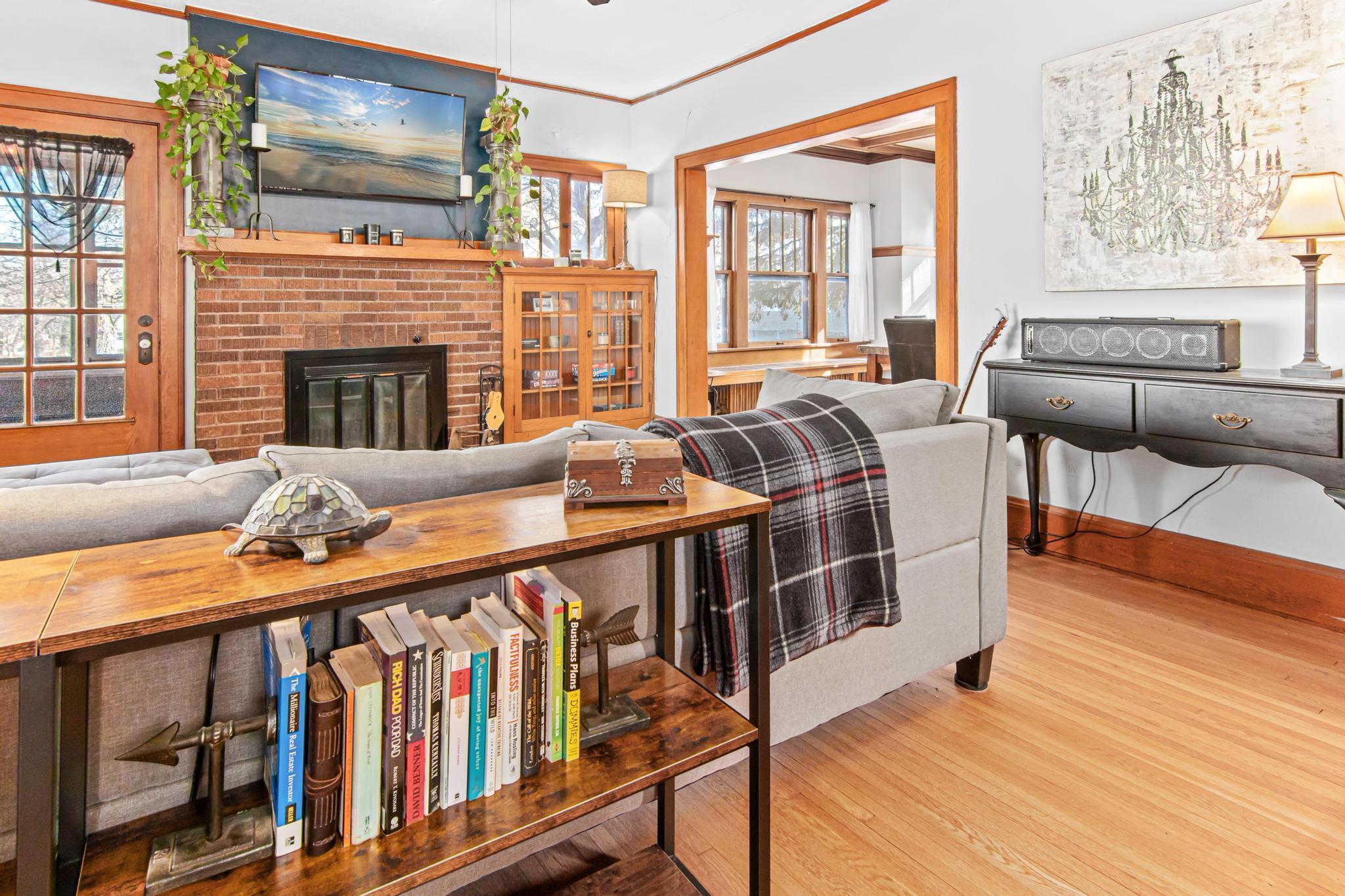 119 7th Street W