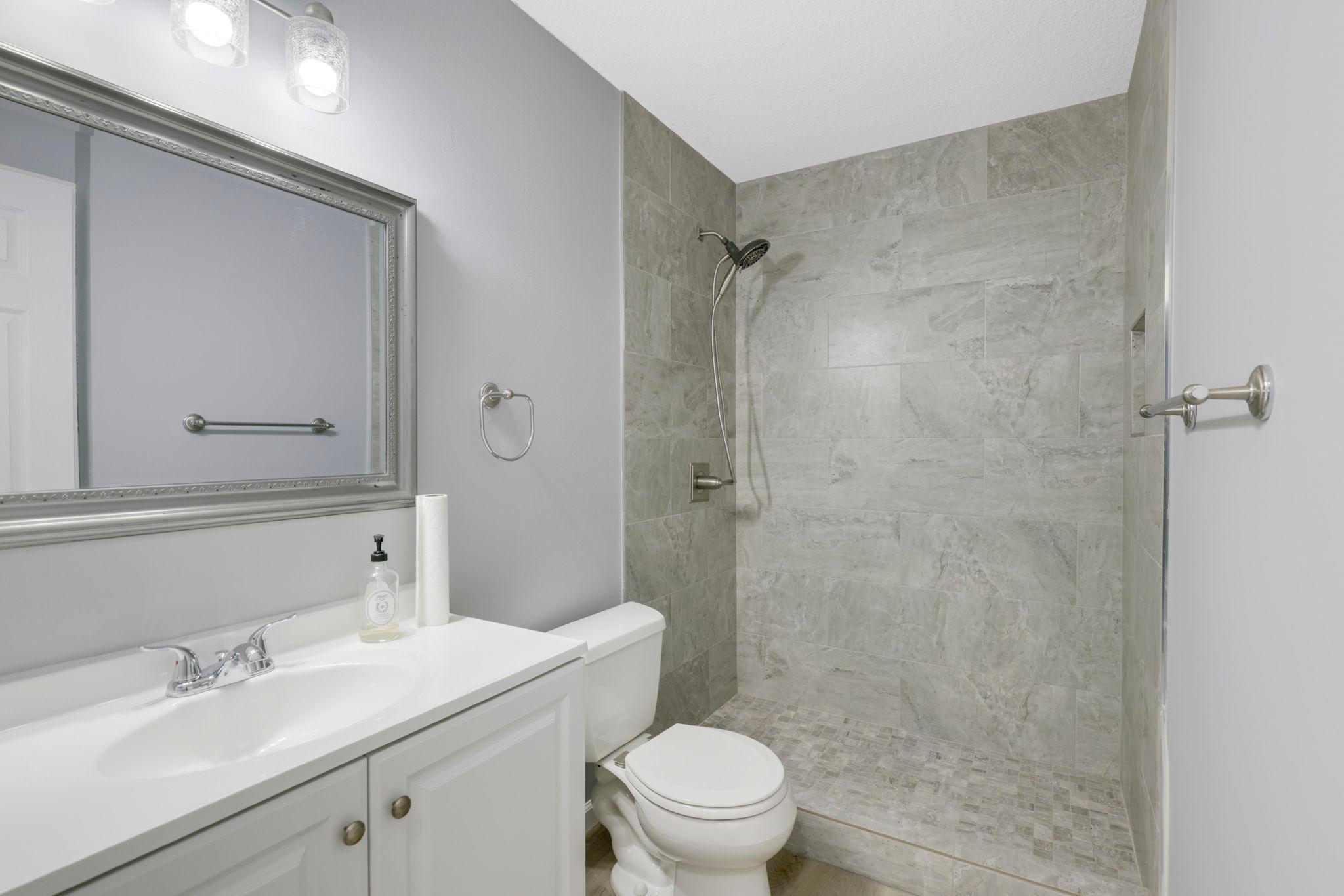 3050 Riverwood Drive Unit: 123