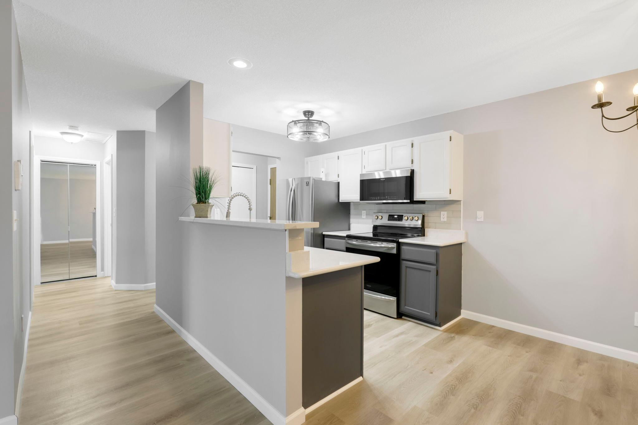 3050 Riverwood Drive Unit: 123