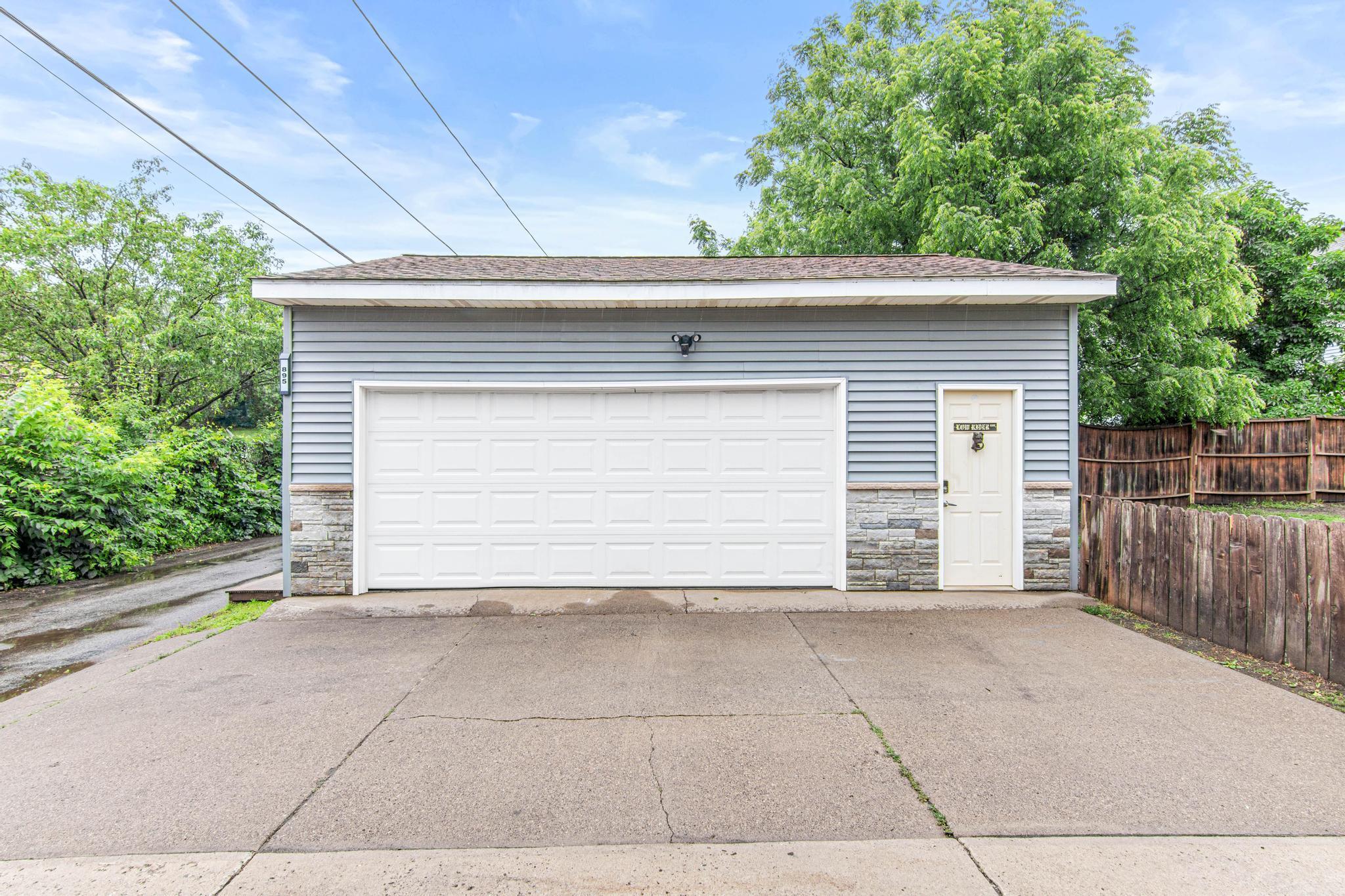 895 Johnson Parkway