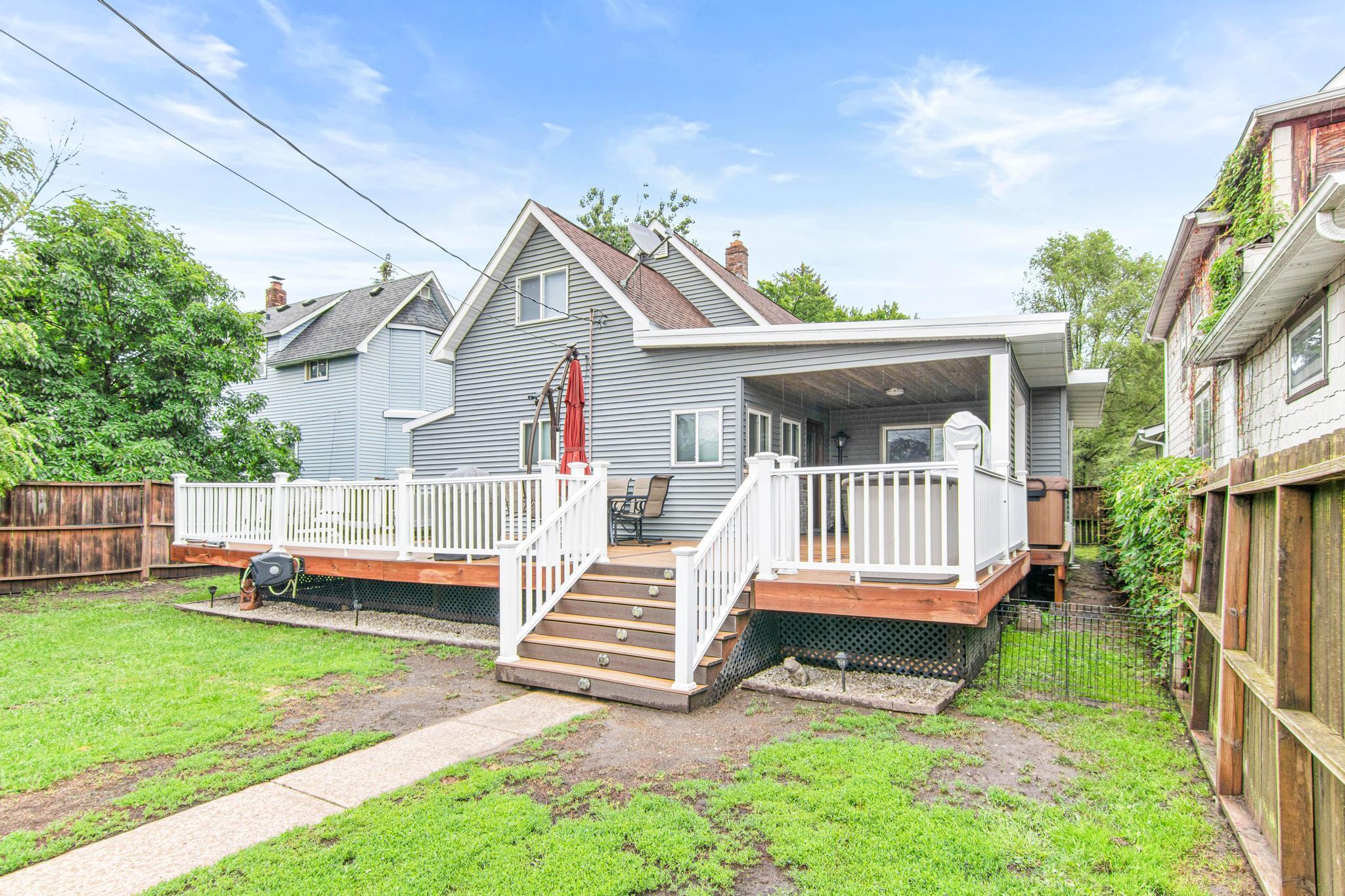 895 Johnson Parkway
