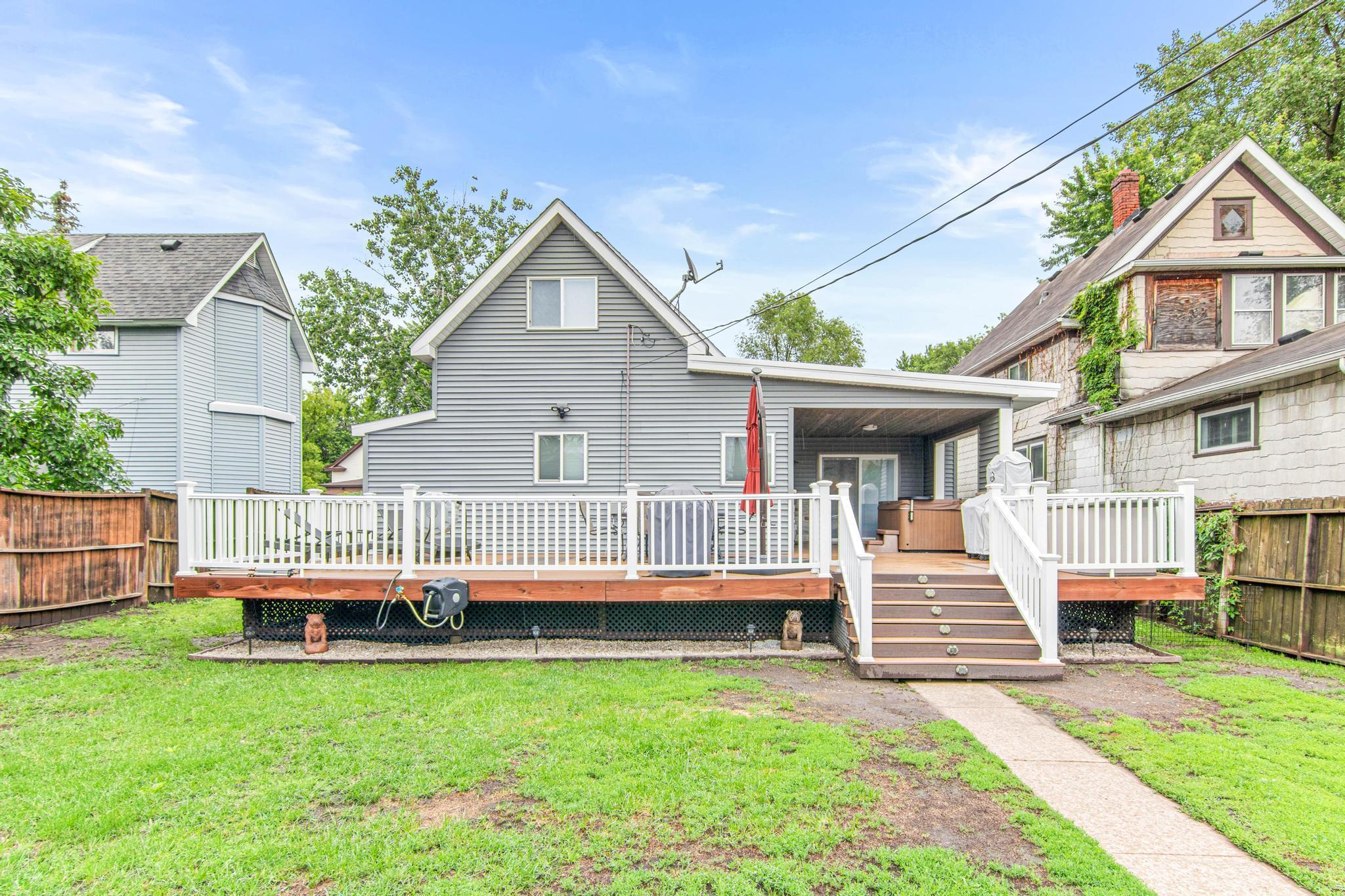895 Johnson Parkway