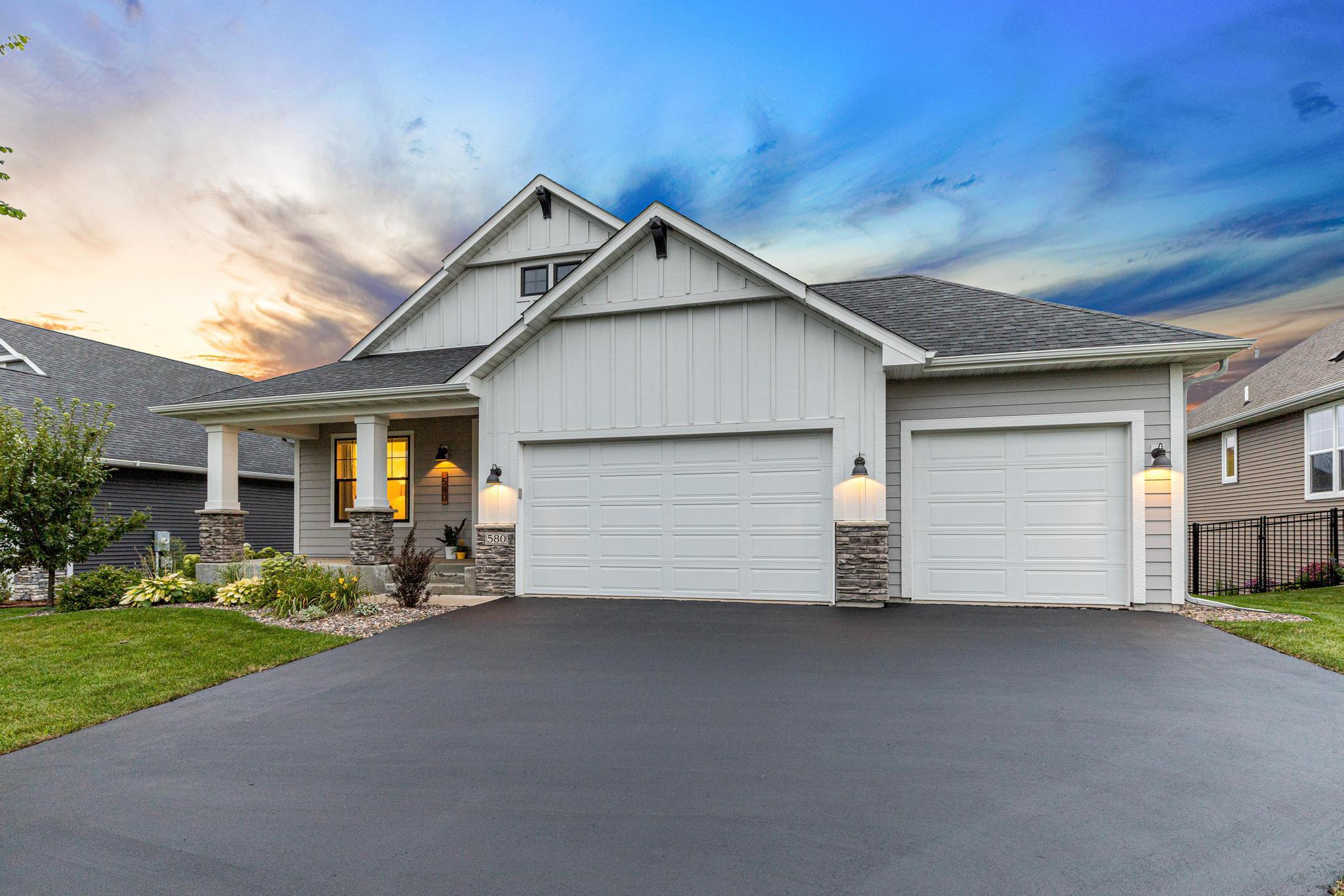580 Jade Trail N