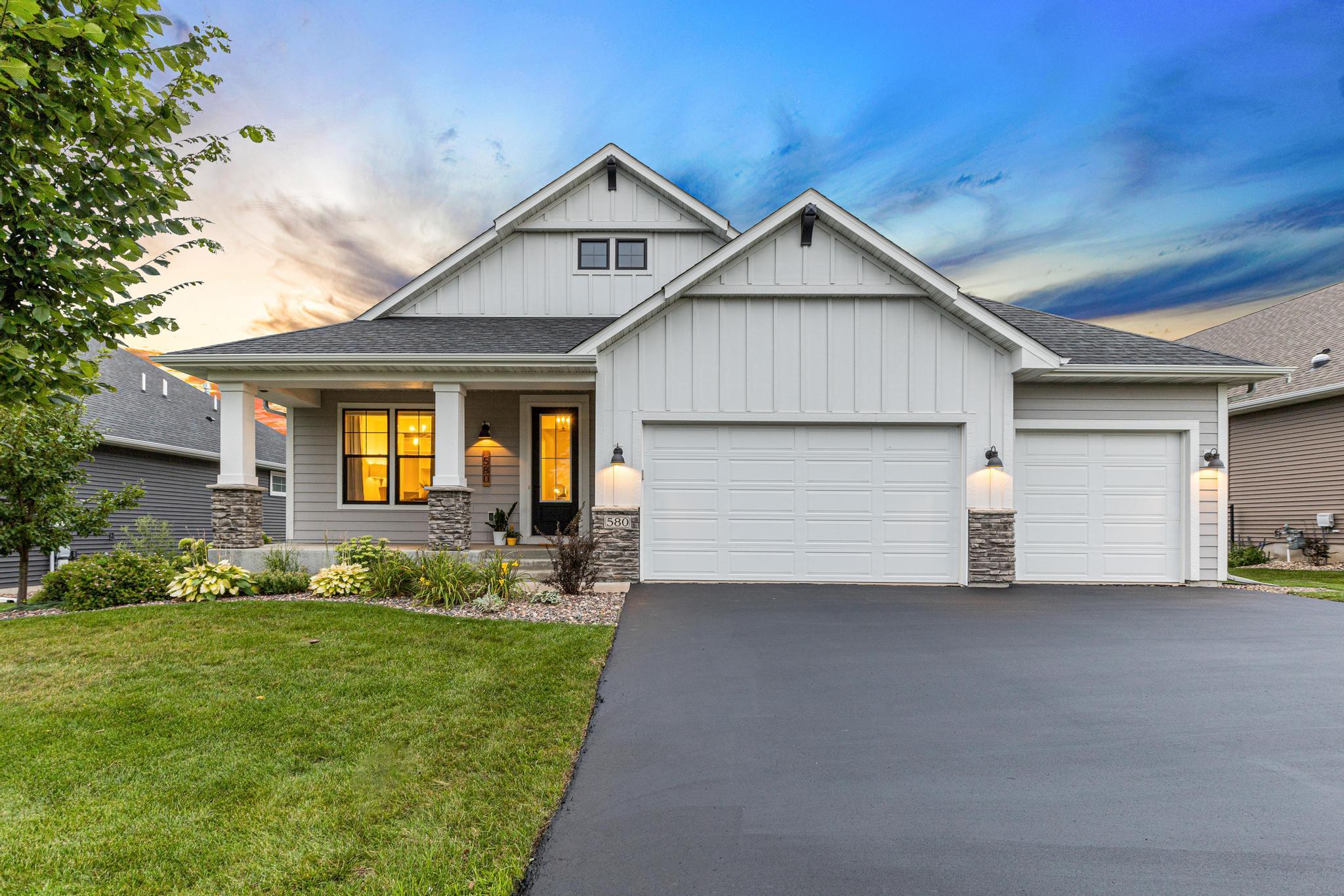 580 Jade Trail N