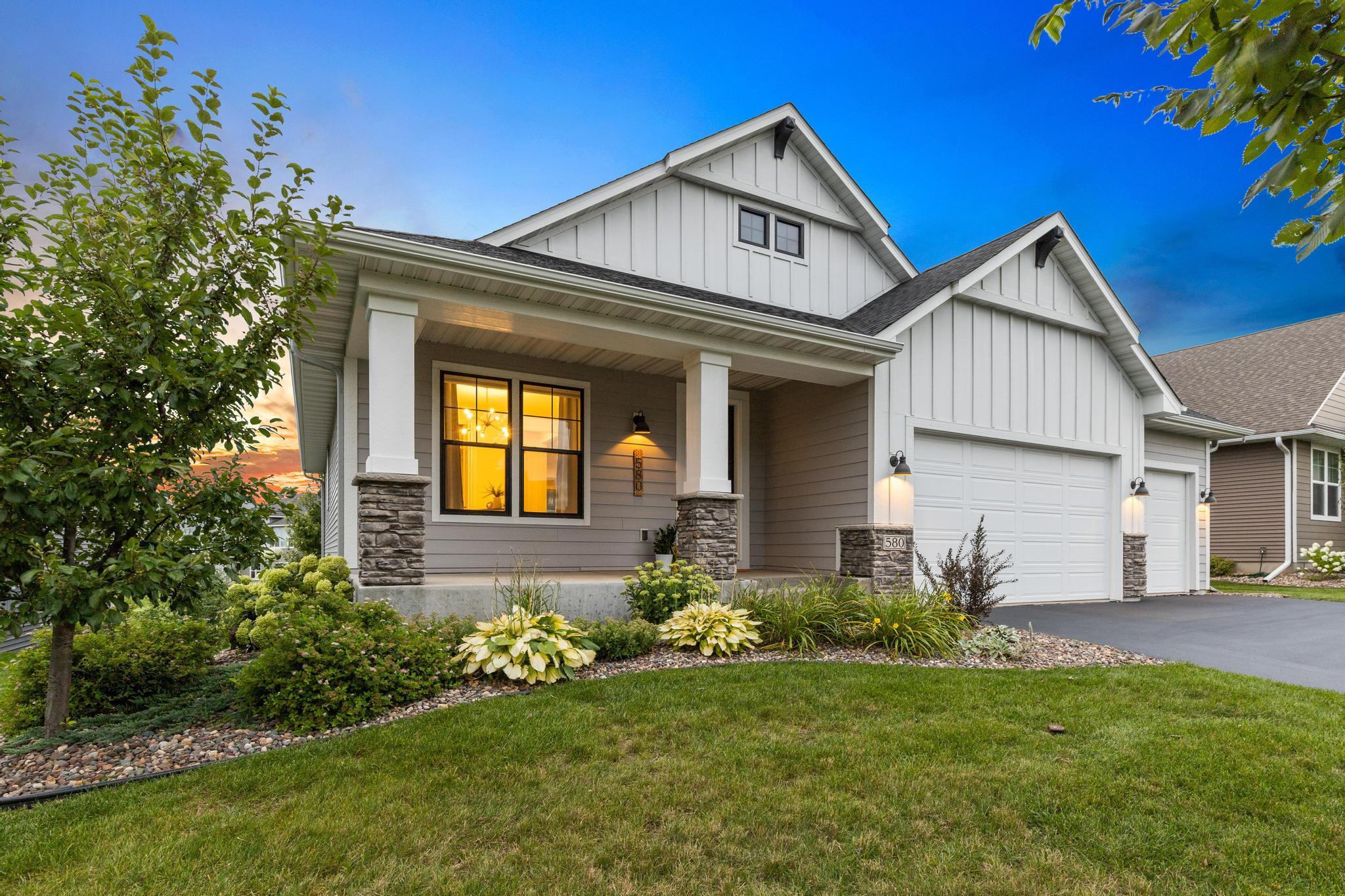 580 Jade Trail N
