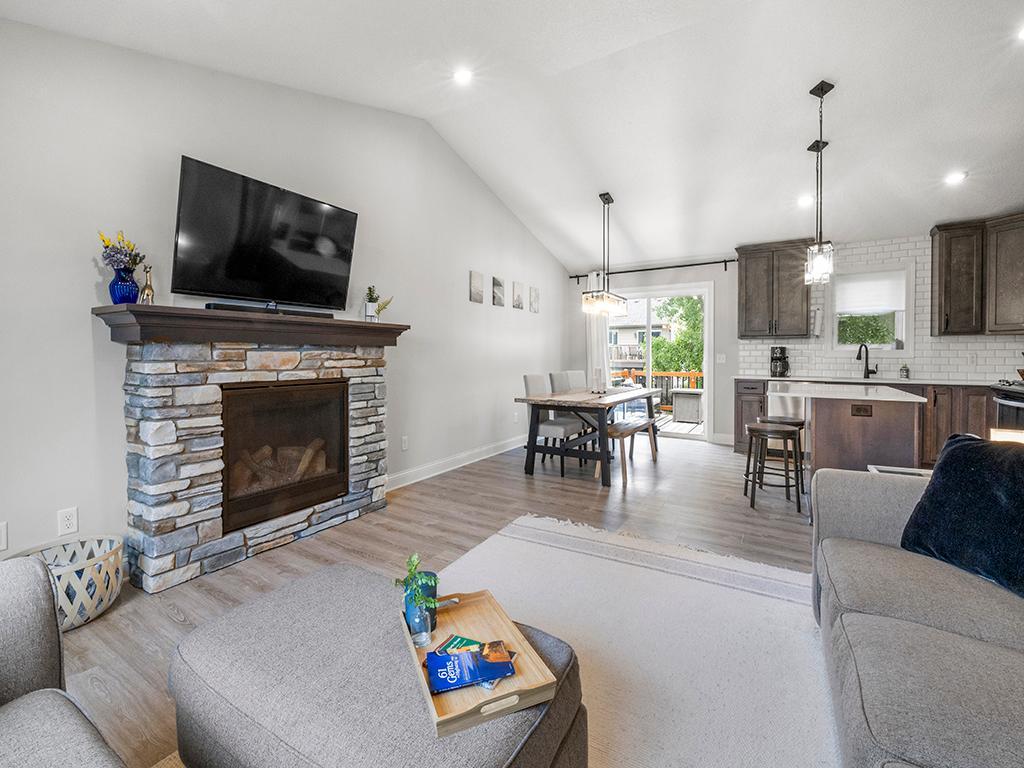 1224 Rich River Way