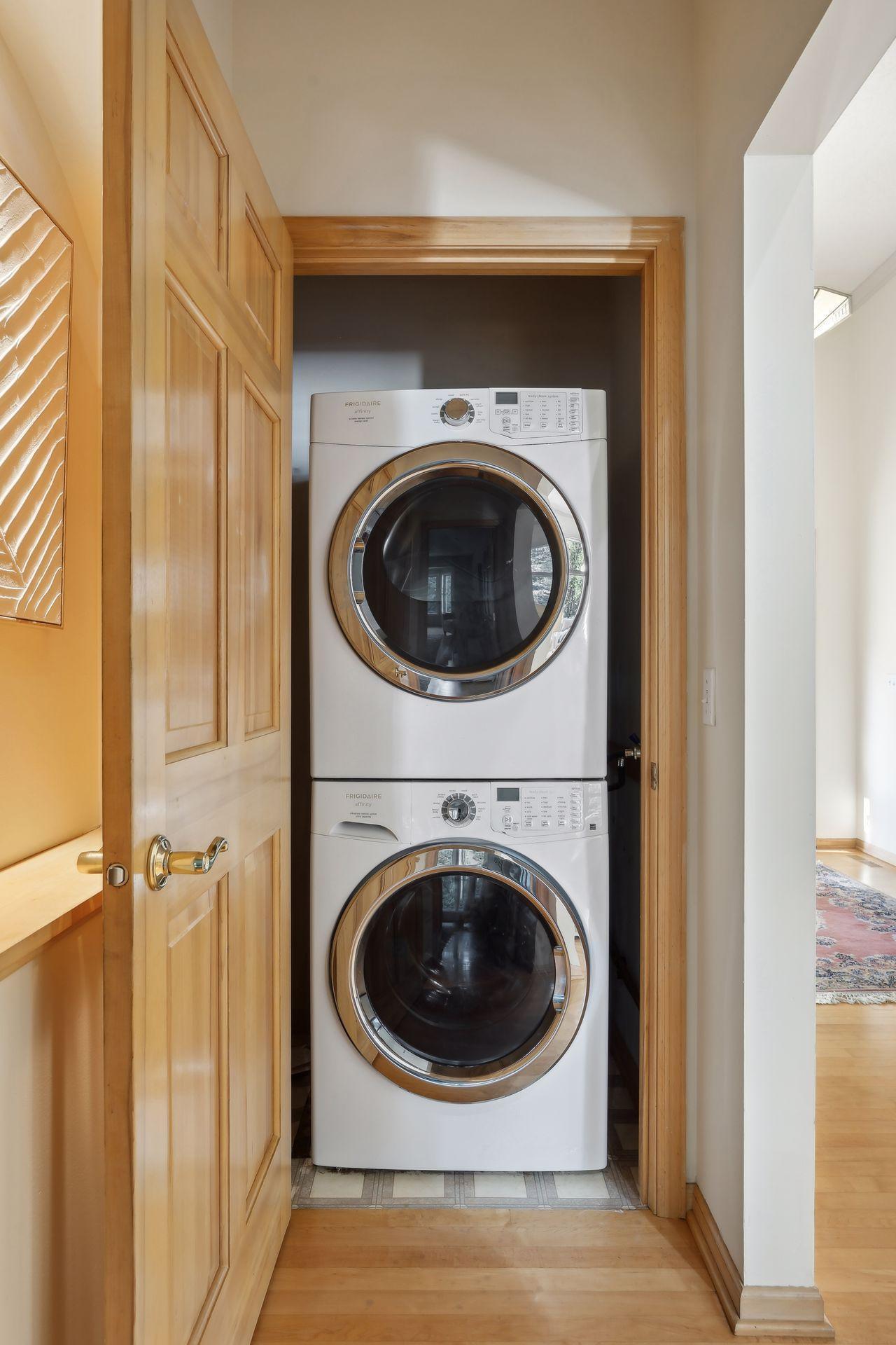 681 Cedar View Court