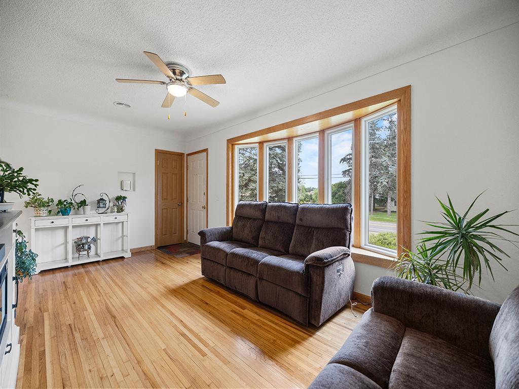 1883 County Road C E