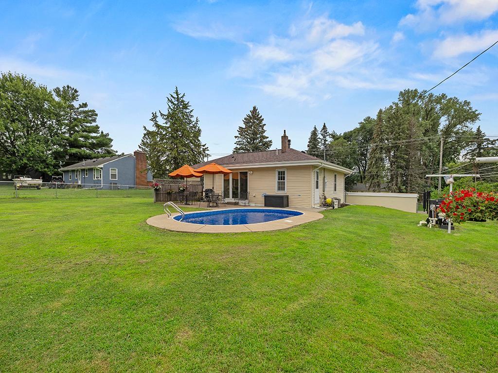 1883 County Road C E
