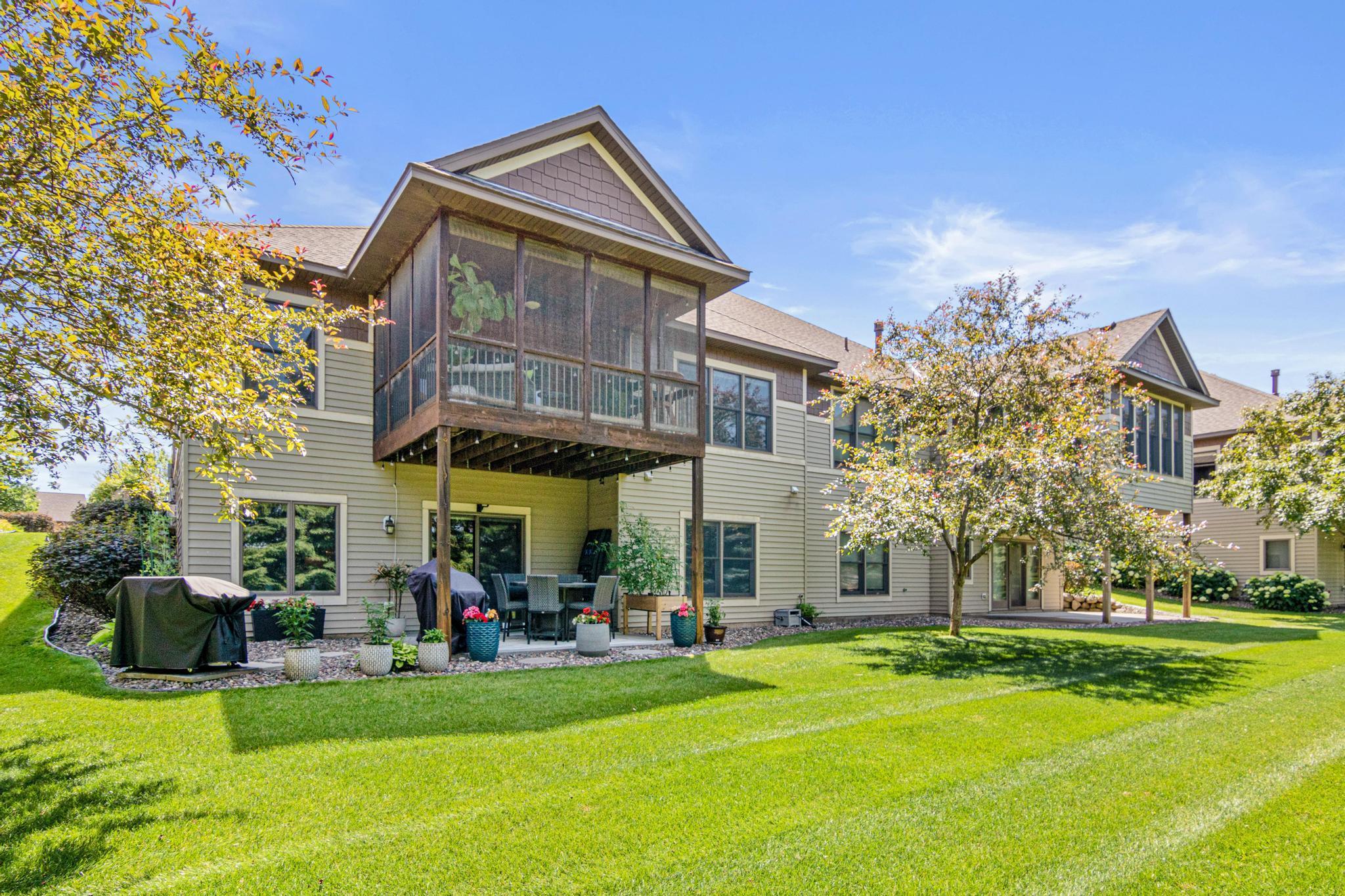 1200 Lakemoor Drive