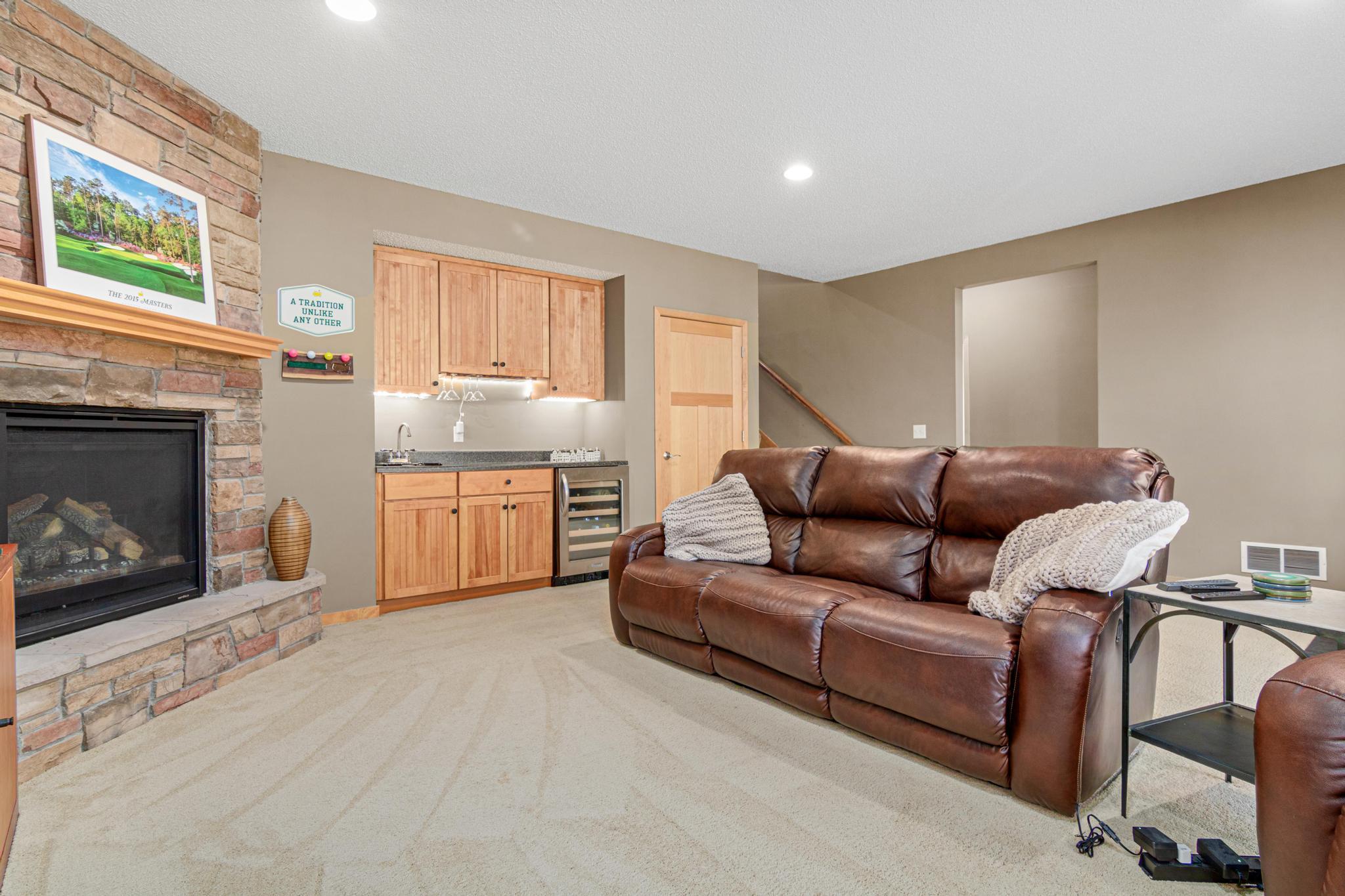 1200 Lakemoor Drive