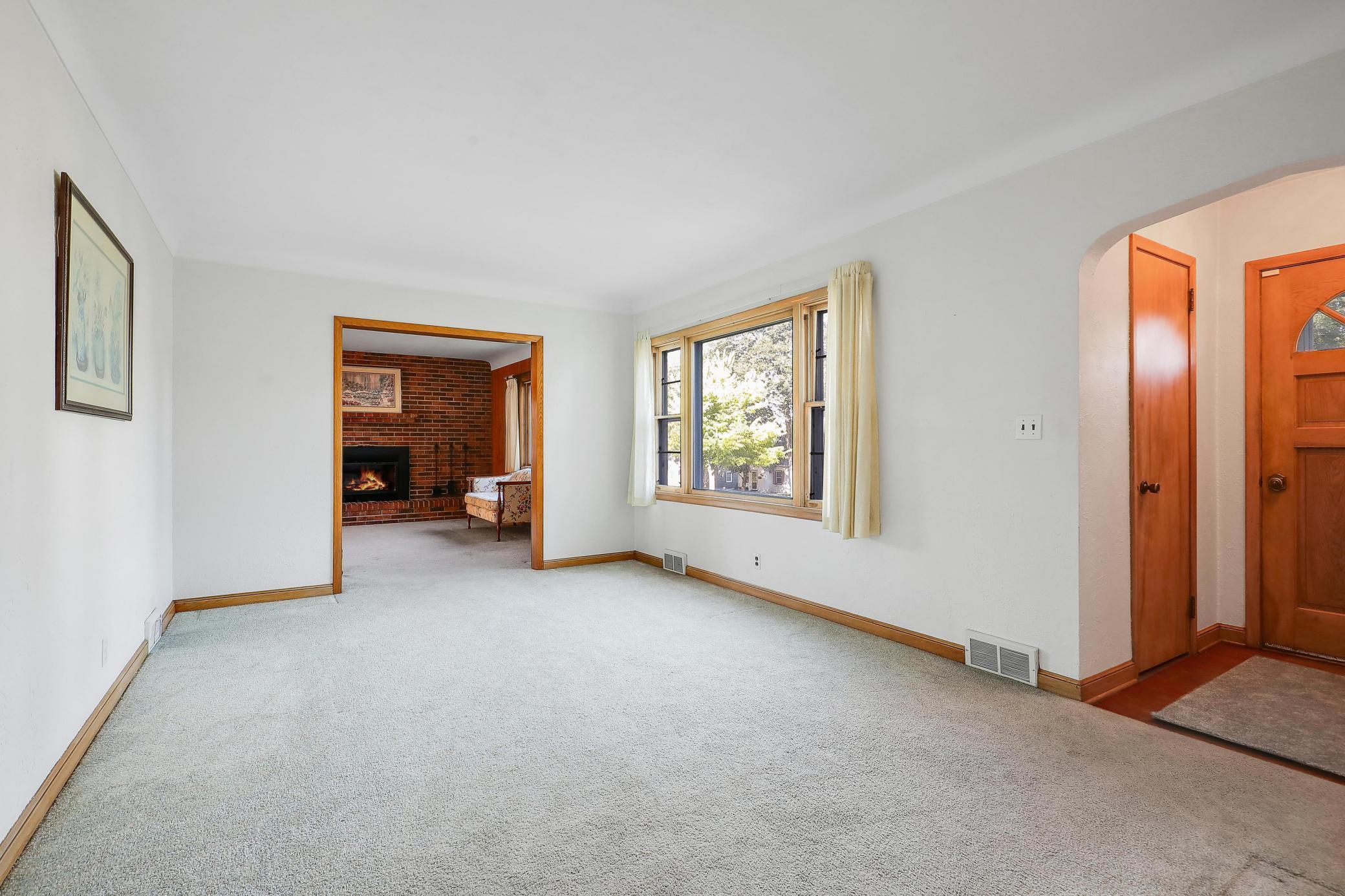1964 Arlington Avenue E