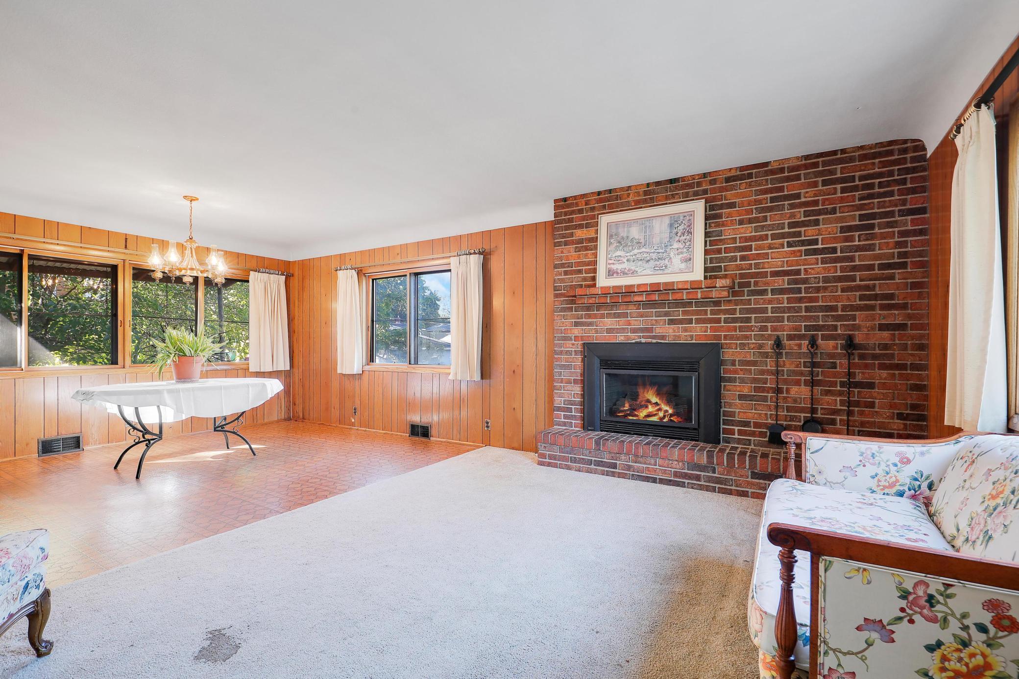 1964 Arlington Avenue E