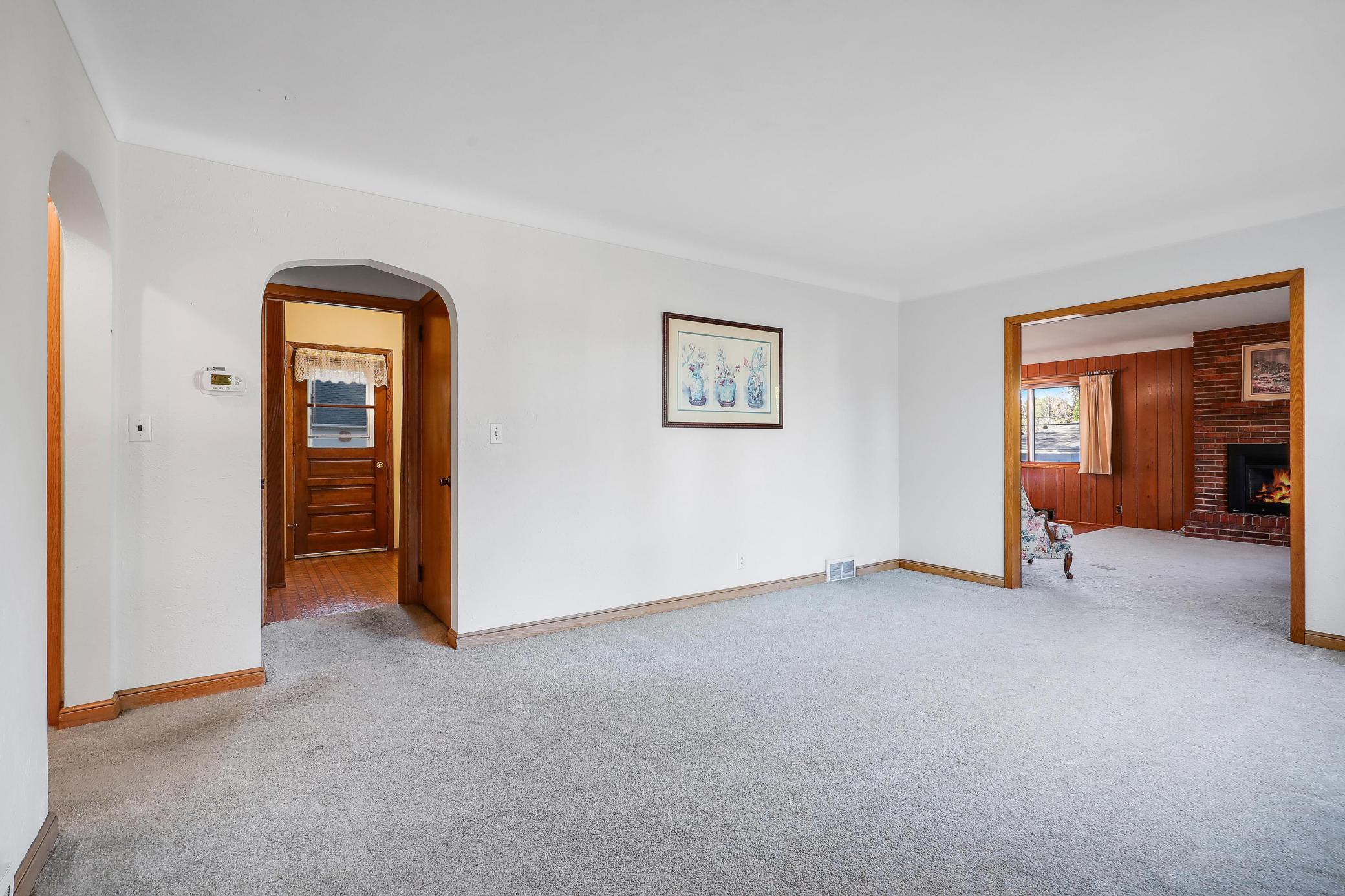 1964 Arlington Avenue E