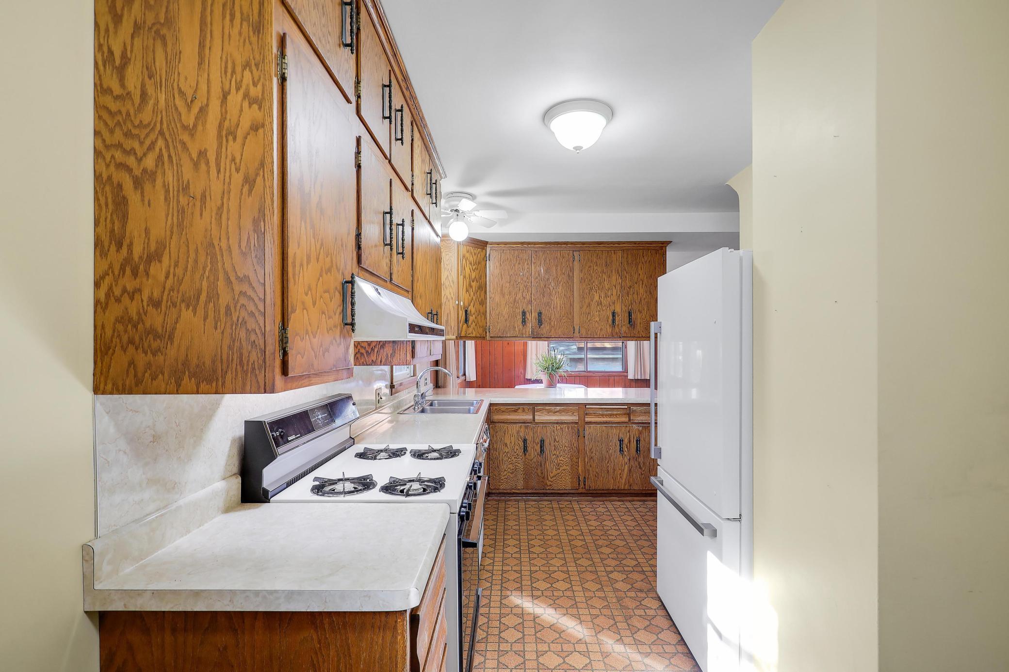 1964 Arlington Avenue E