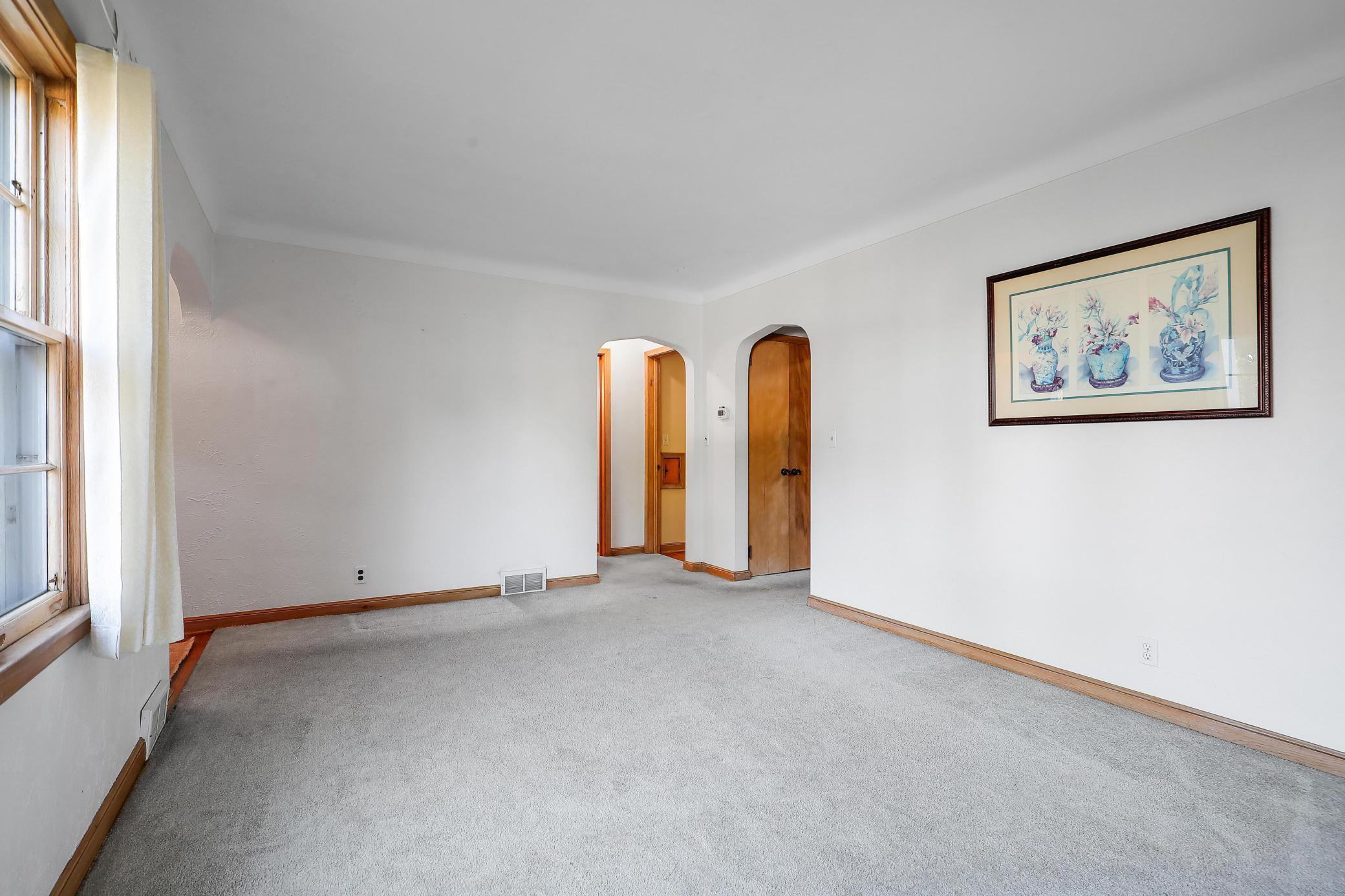 1964 Arlington Avenue E