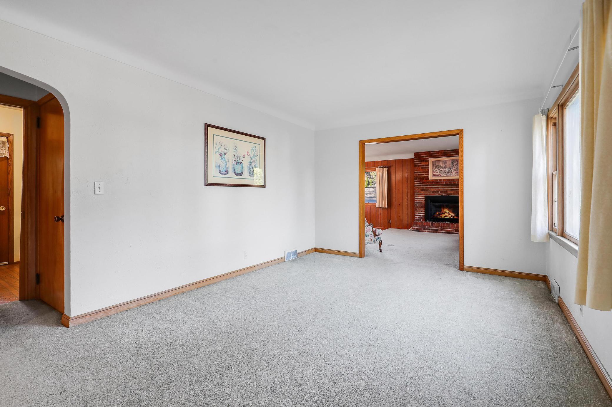 1964 Arlington Avenue E