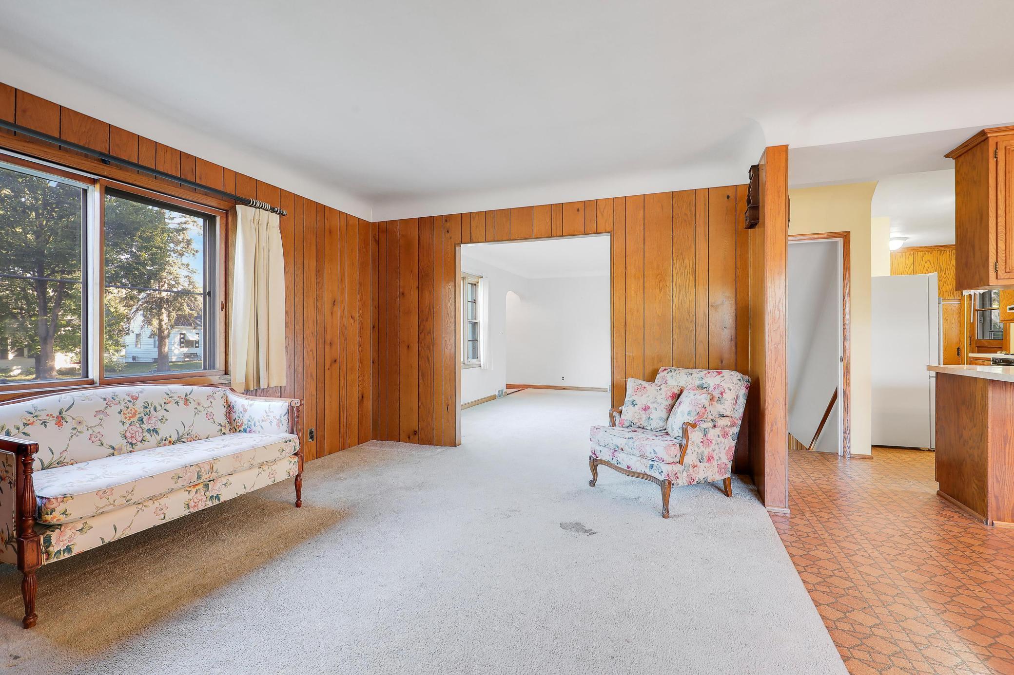 1964 Arlington Avenue E