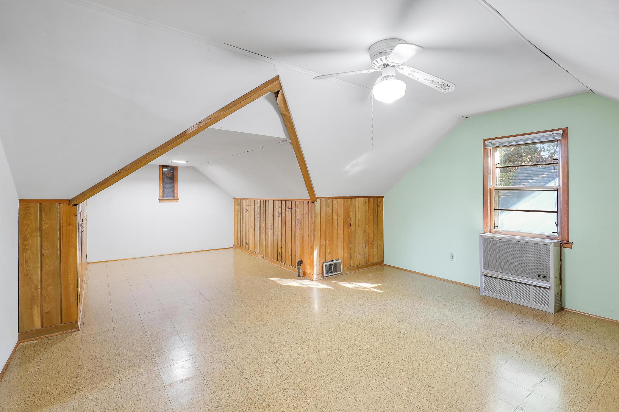 1964 Arlington Avenue E