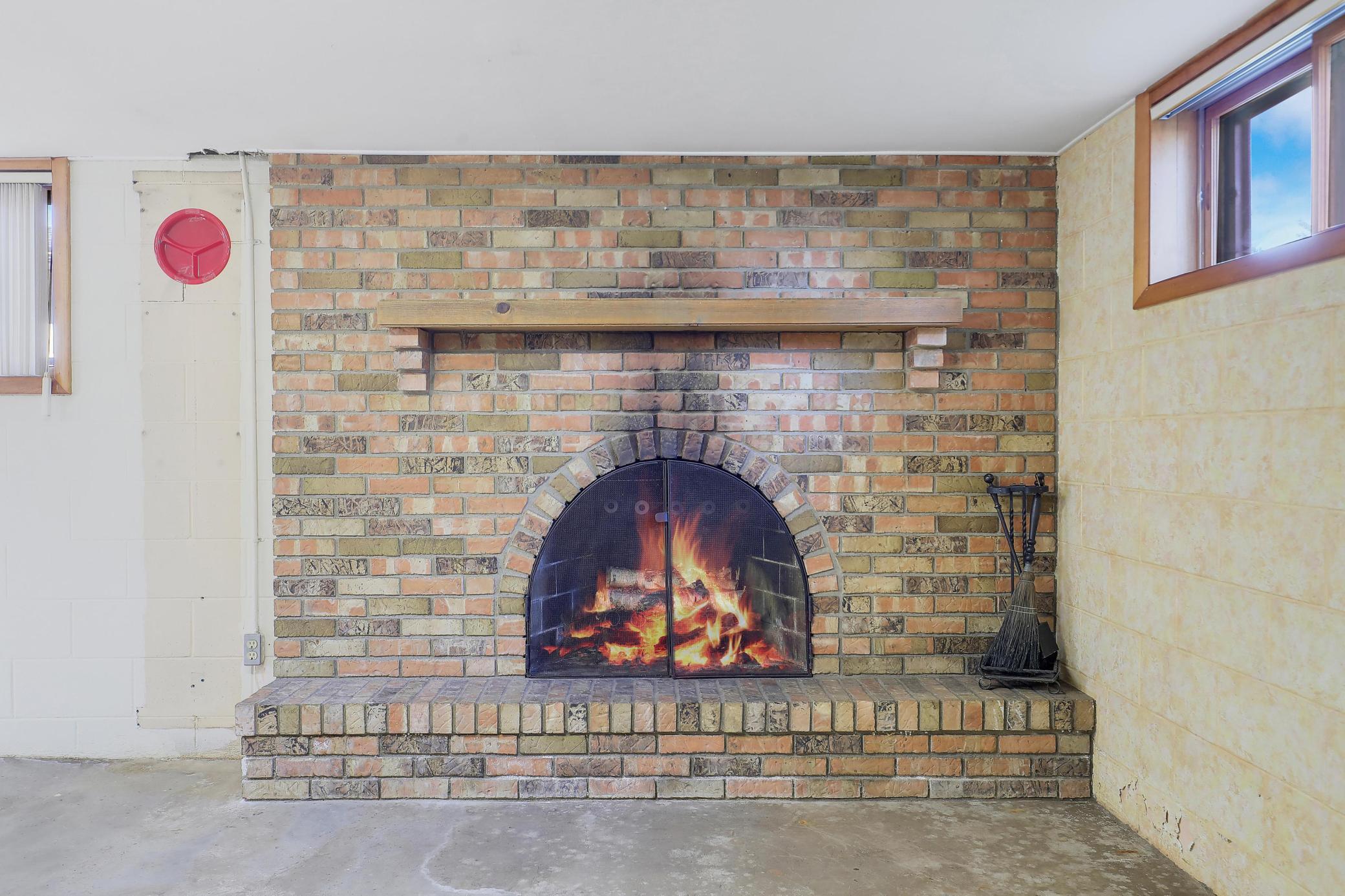 1964 Arlington Avenue E
