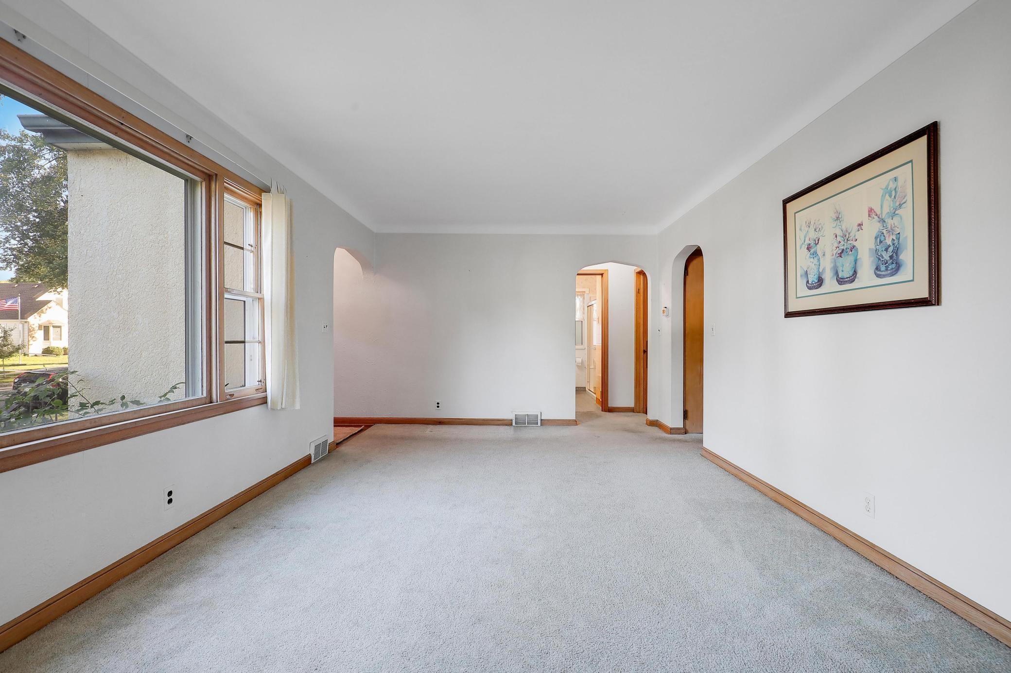 1964 Arlington Avenue E