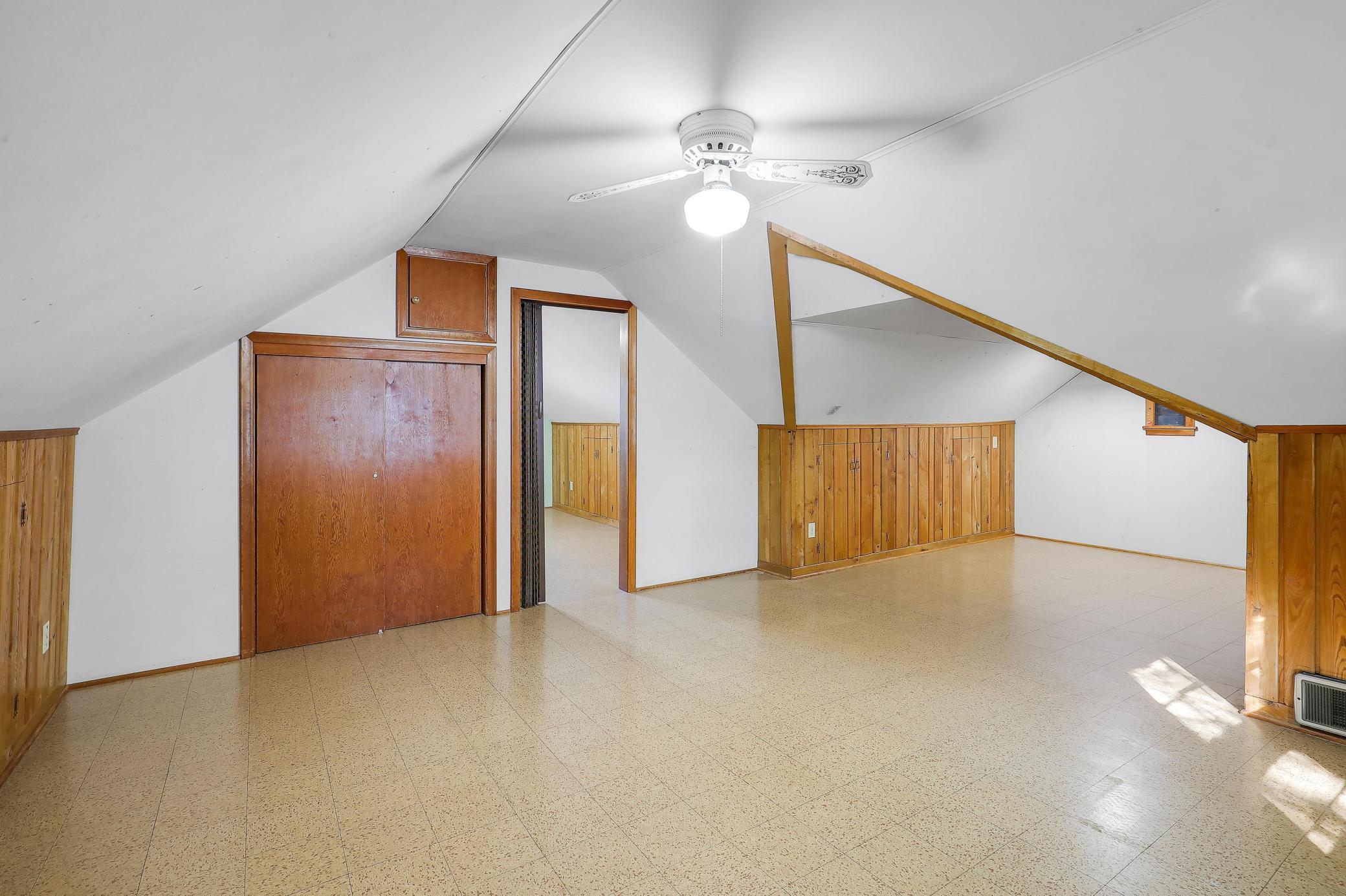 1964 Arlington Avenue E