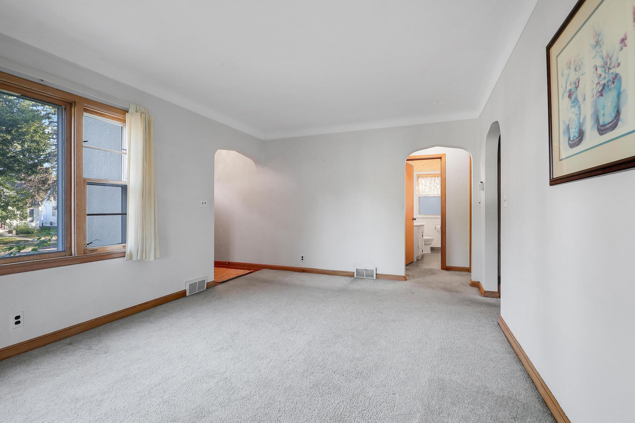 1964 Arlington Avenue E