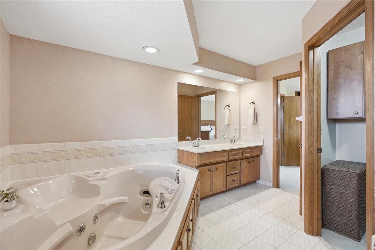 561 Deer Ridge Lane S