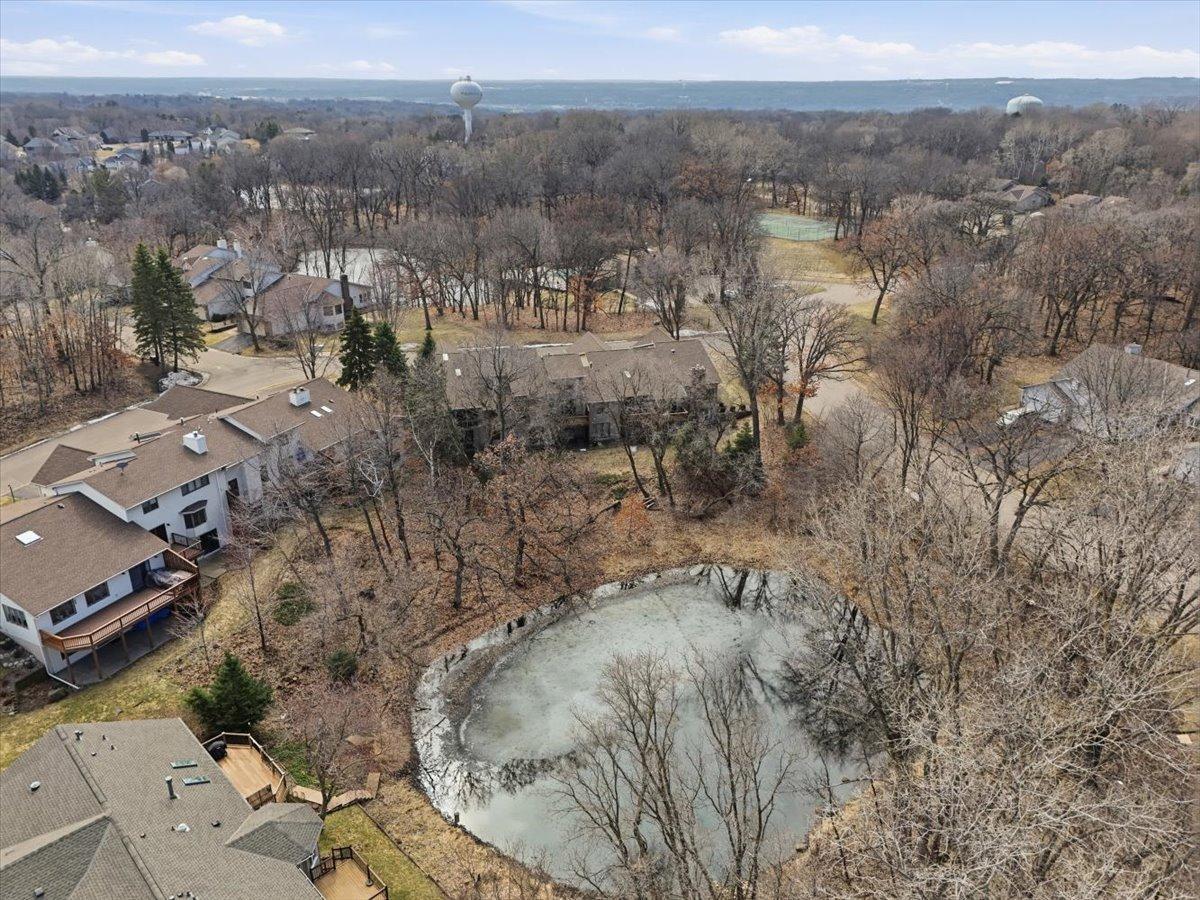 561 Deer Ridge Lane S