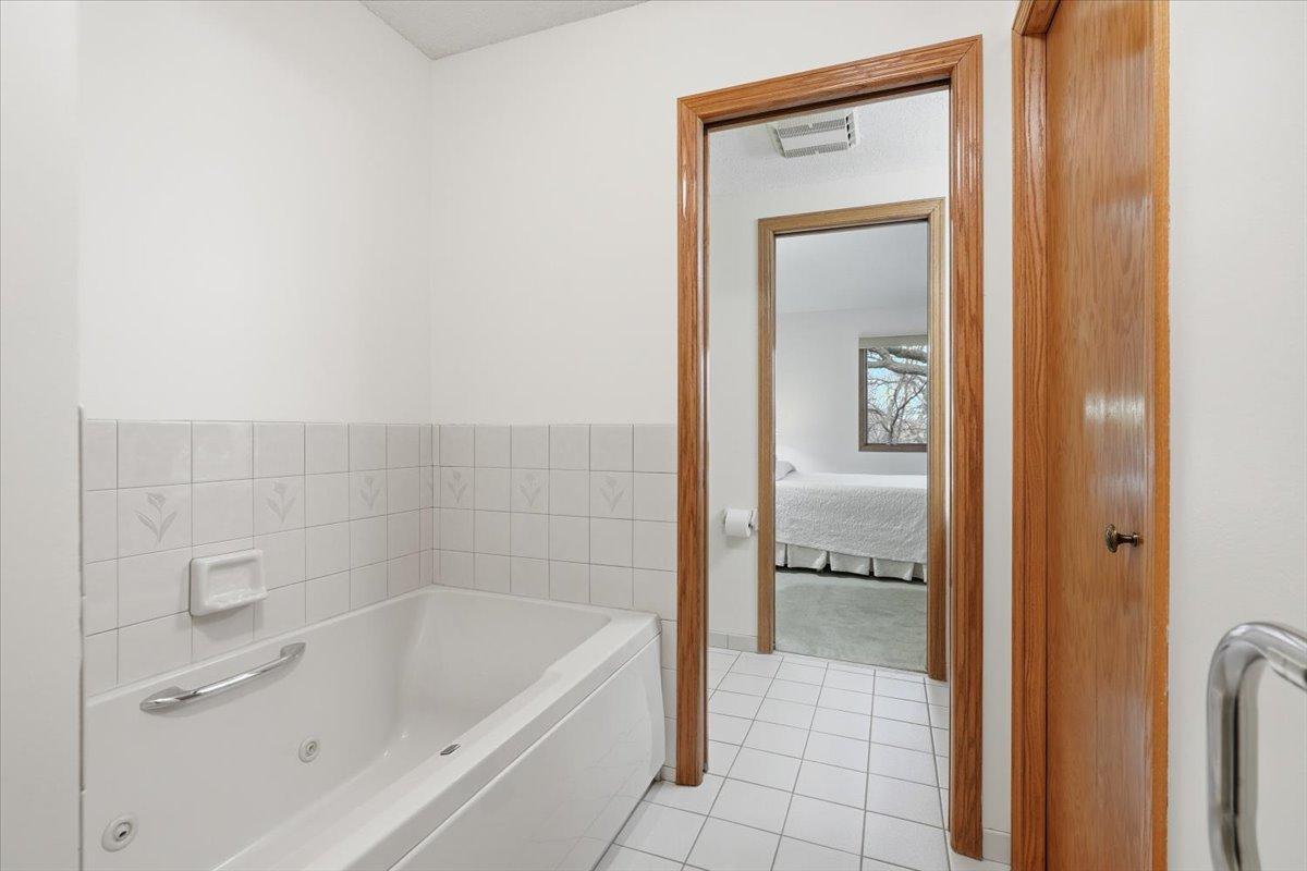 561 Deer Ridge Lane S