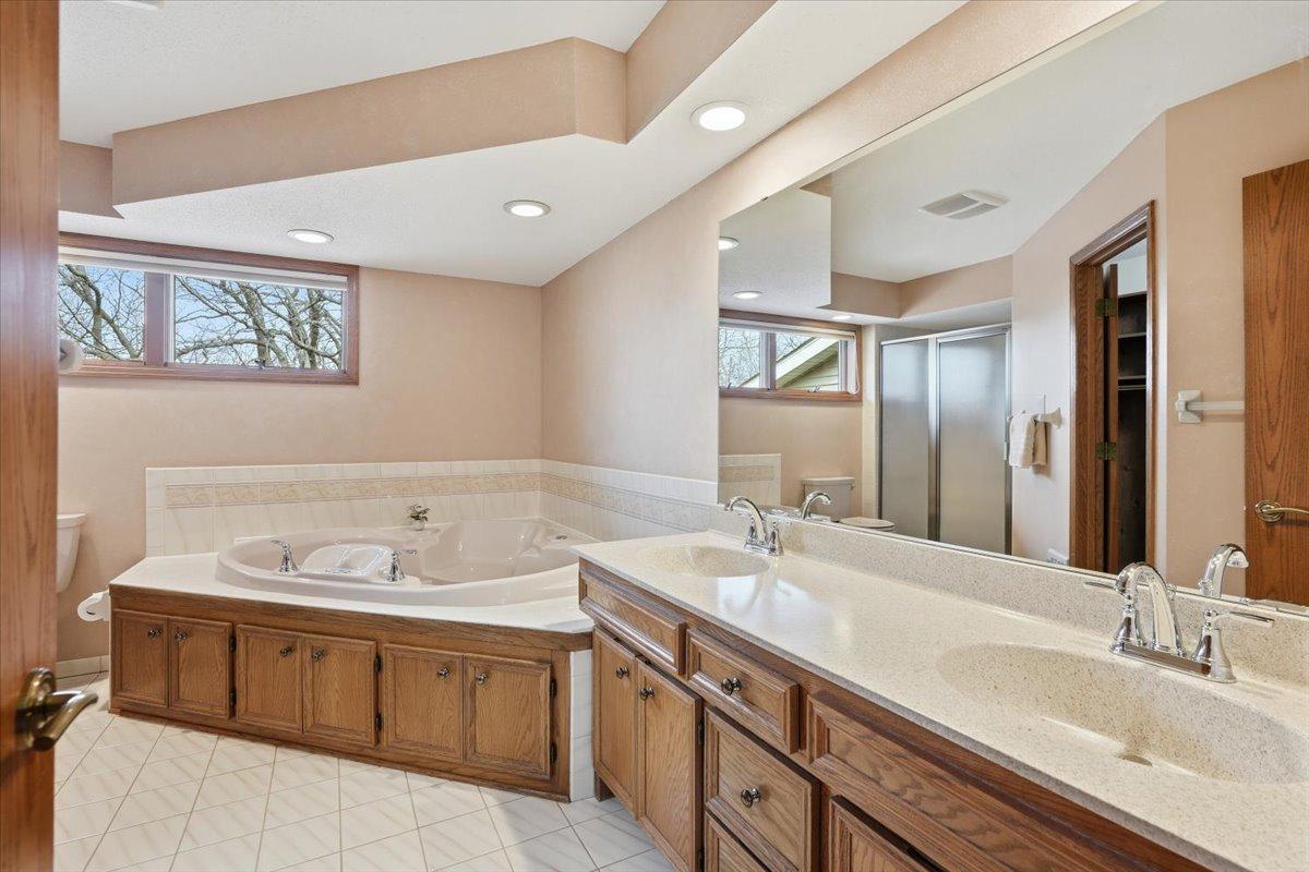 561 Deer Ridge Lane S