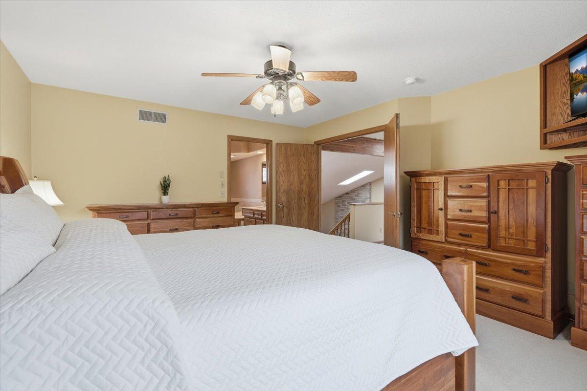 561 Deer Ridge Lane S