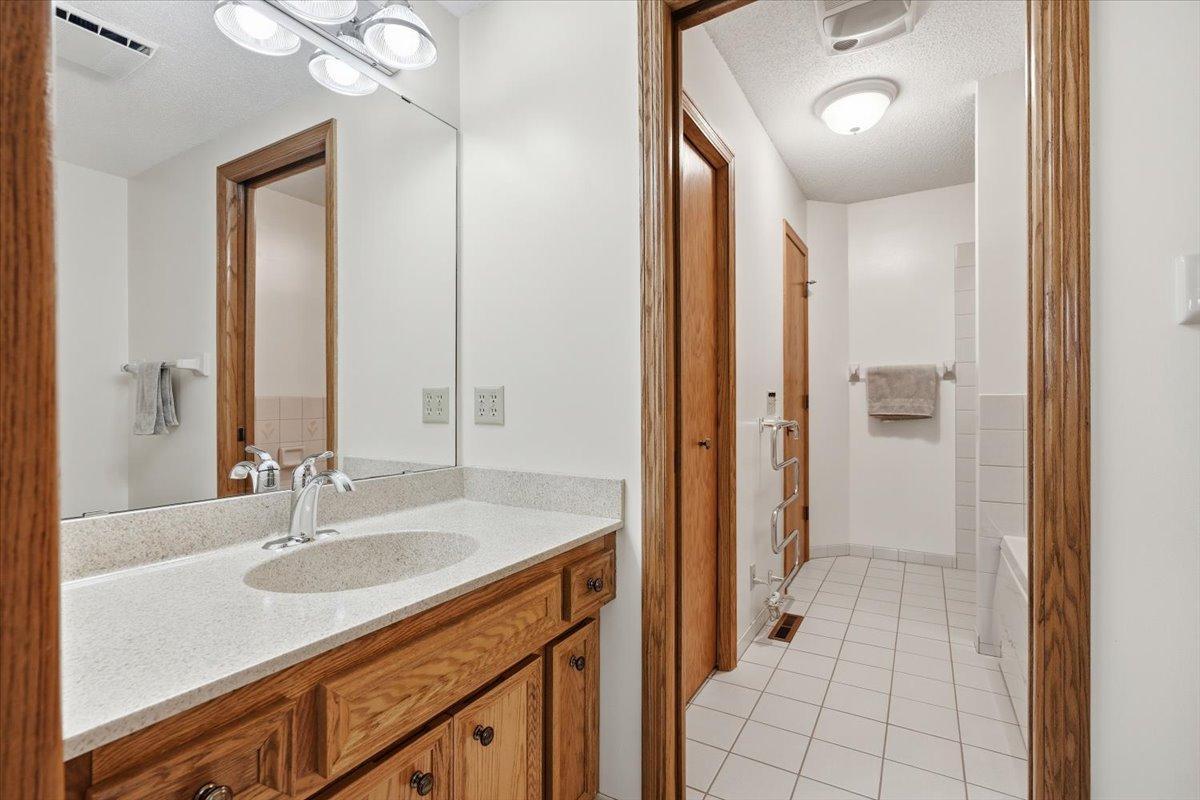 561 Deer Ridge Lane S