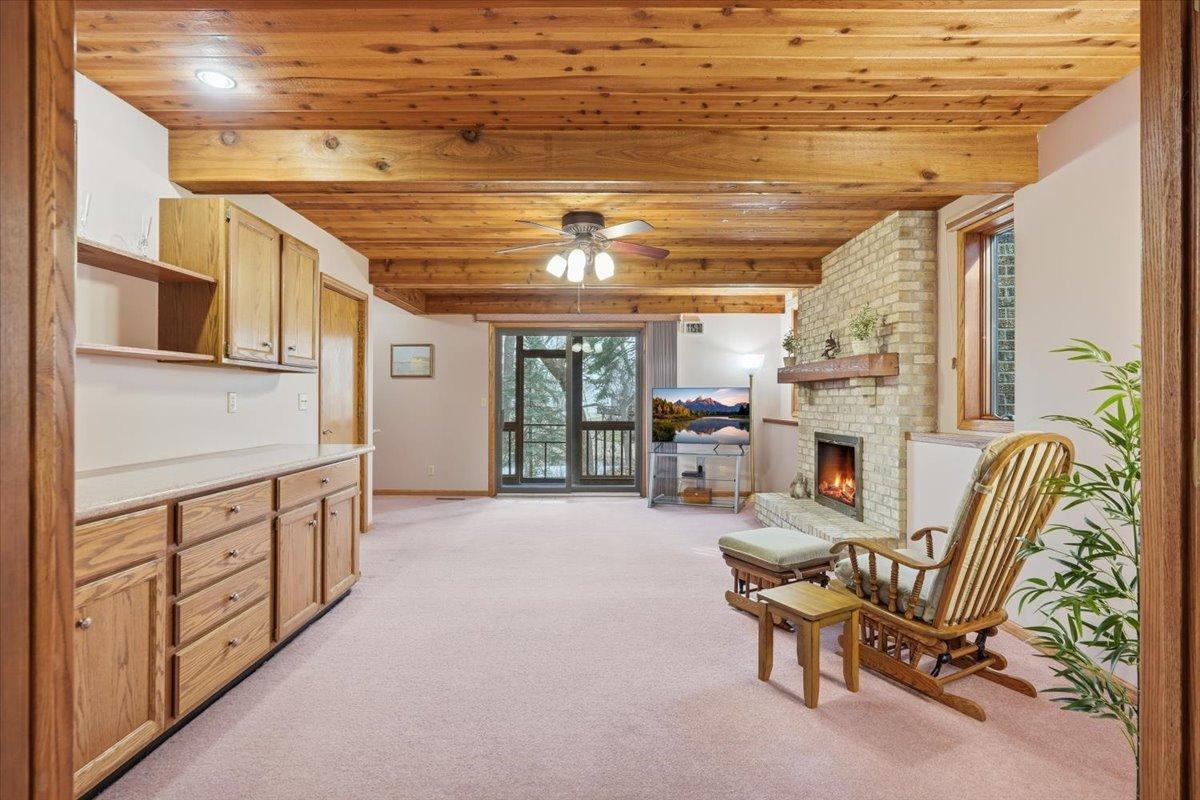 561 Deer Ridge Lane S