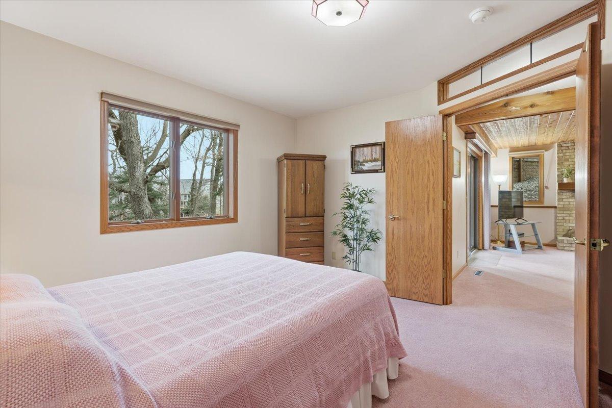 561 Deer Ridge Lane S