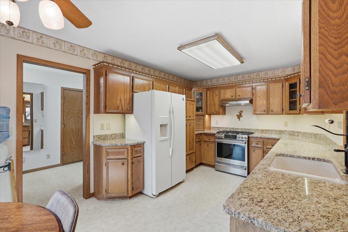 561 Deer Ridge Lane S