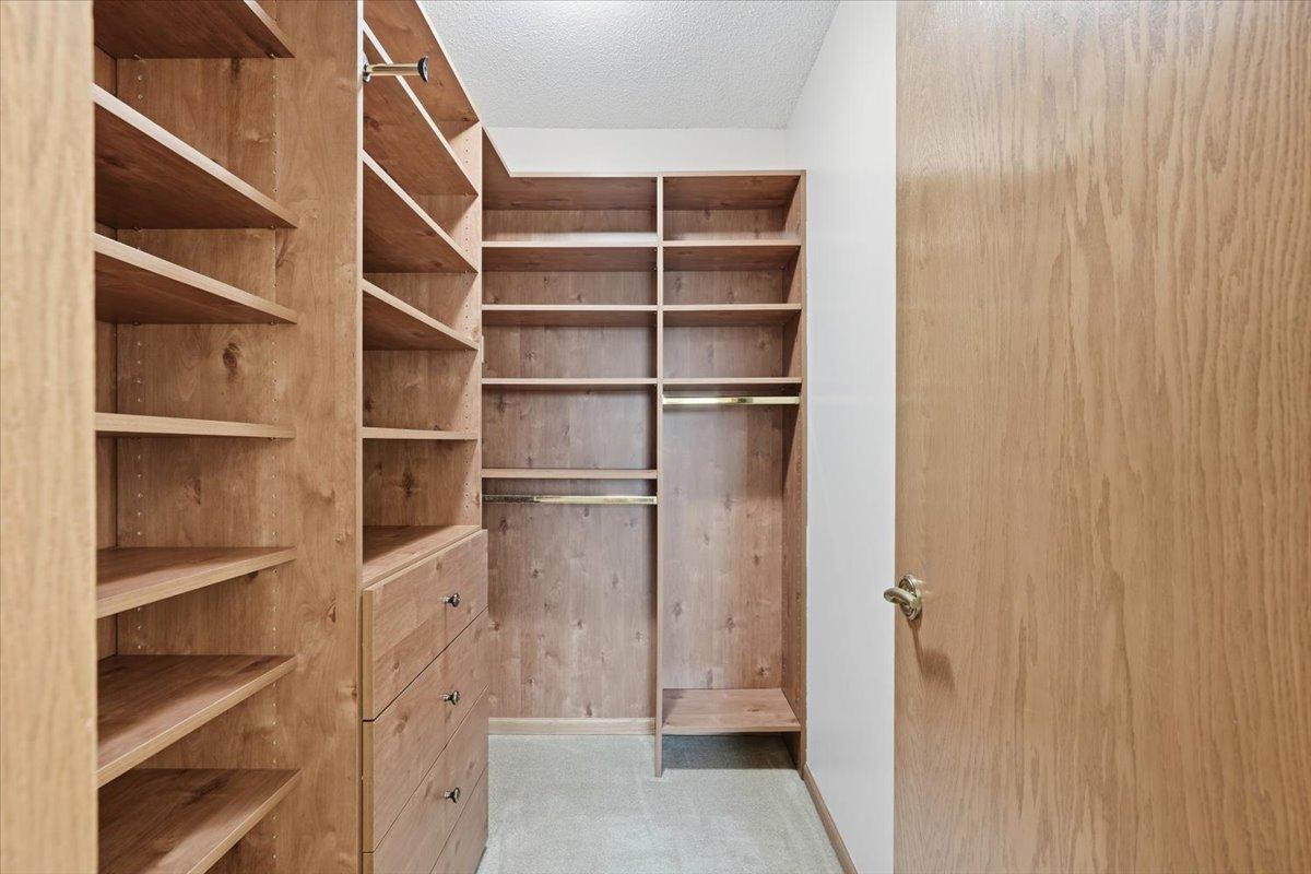 561 Deer Ridge Lane S