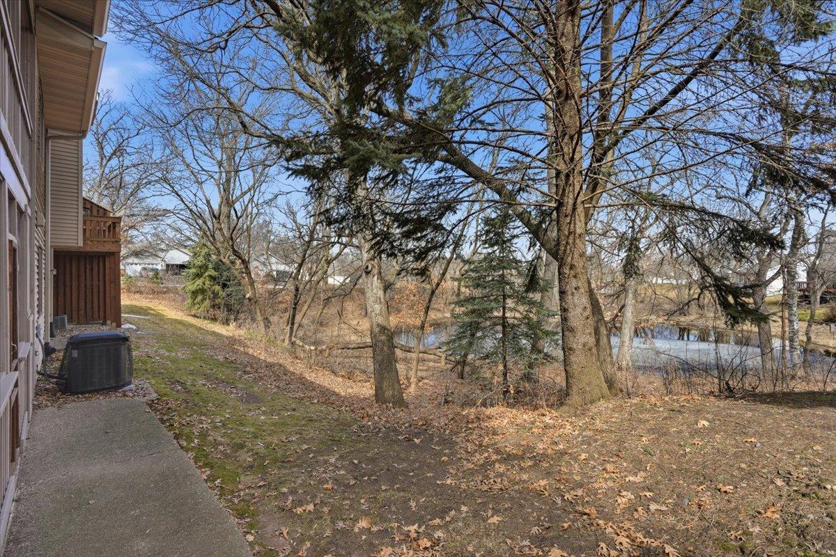 561 Deer Ridge Lane S