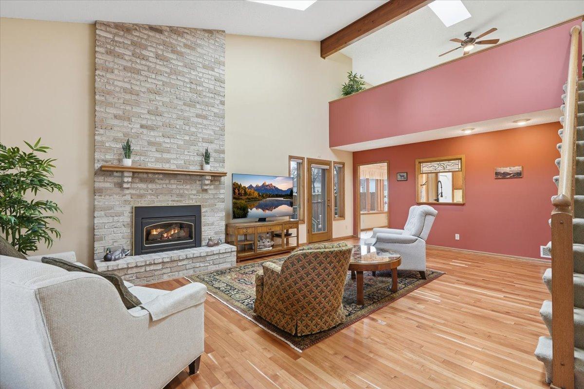 561 Deer Ridge Lane S