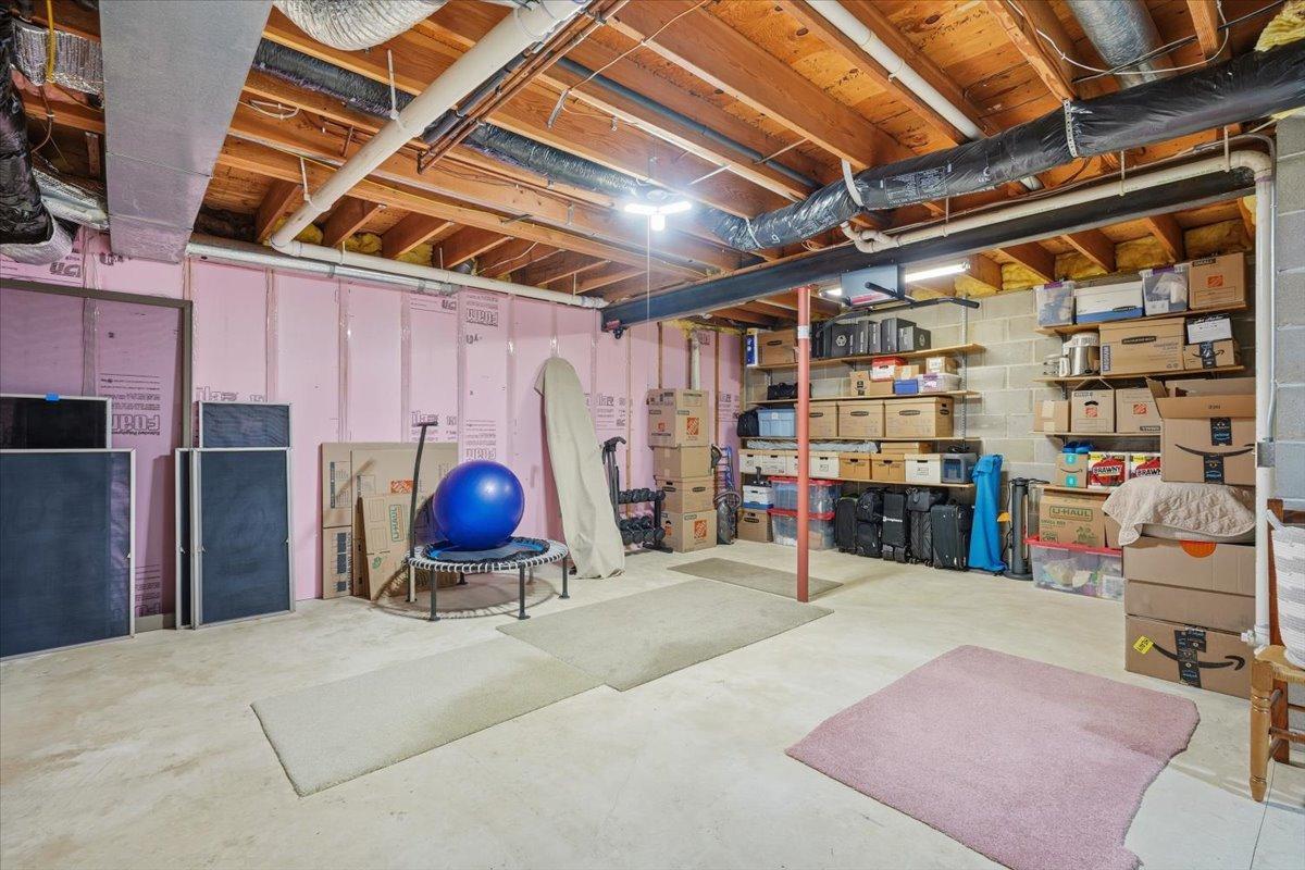 561 Deer Ridge Lane S