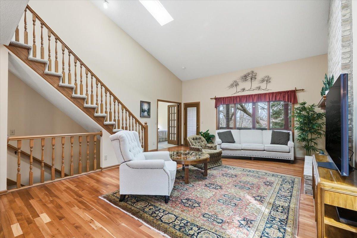 561 Deer Ridge Lane S