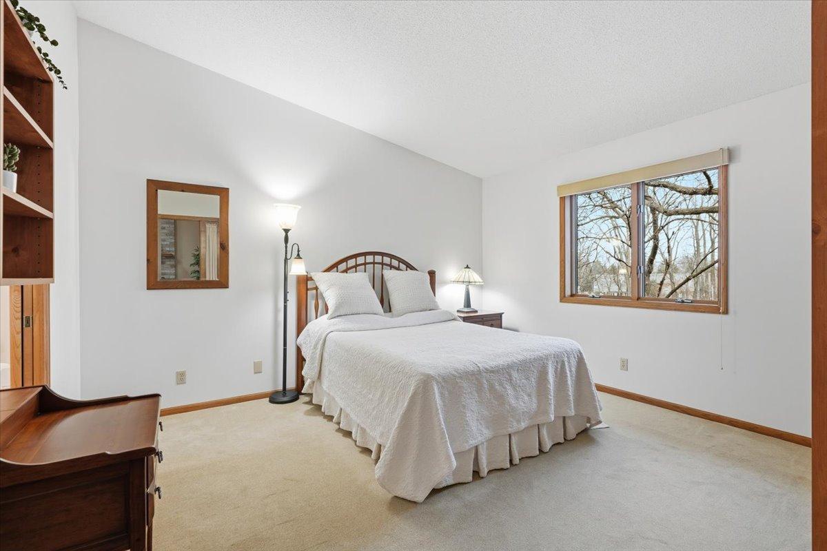 561 Deer Ridge Lane S