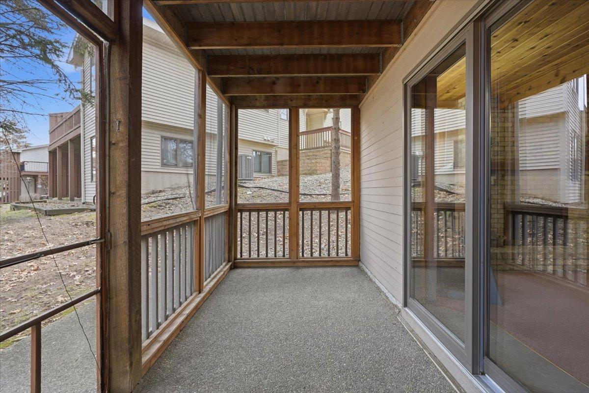 561 Deer Ridge Lane S