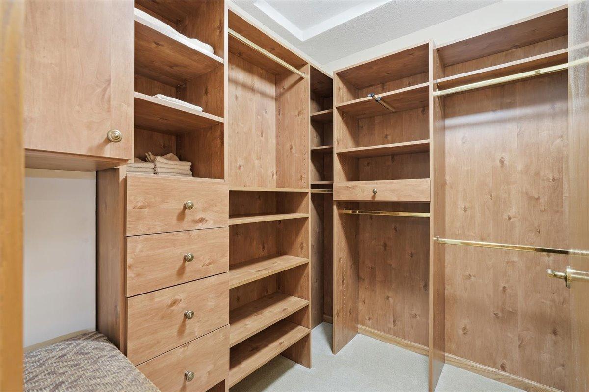 561 Deer Ridge Lane S